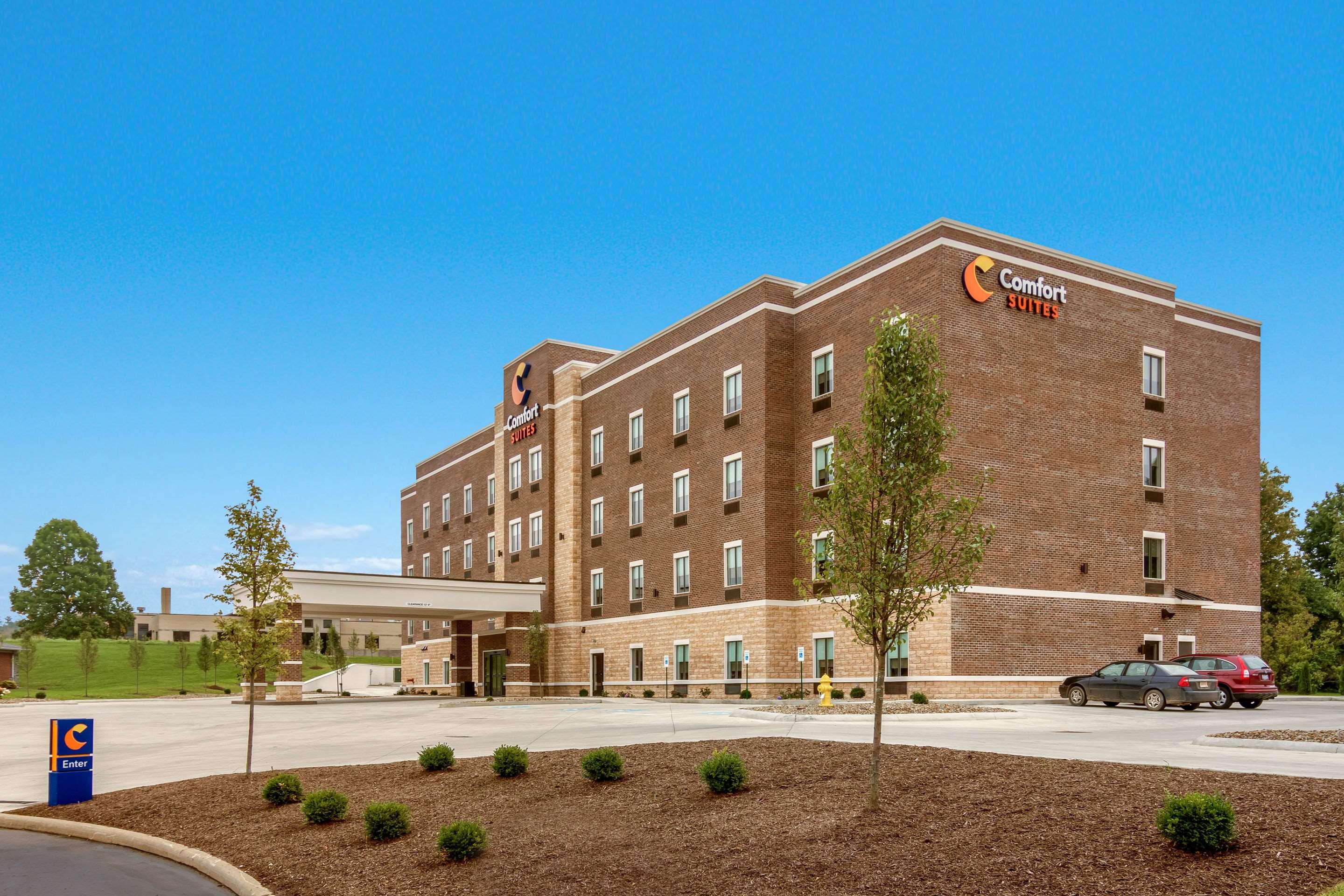 Comfort Suites — photo 4