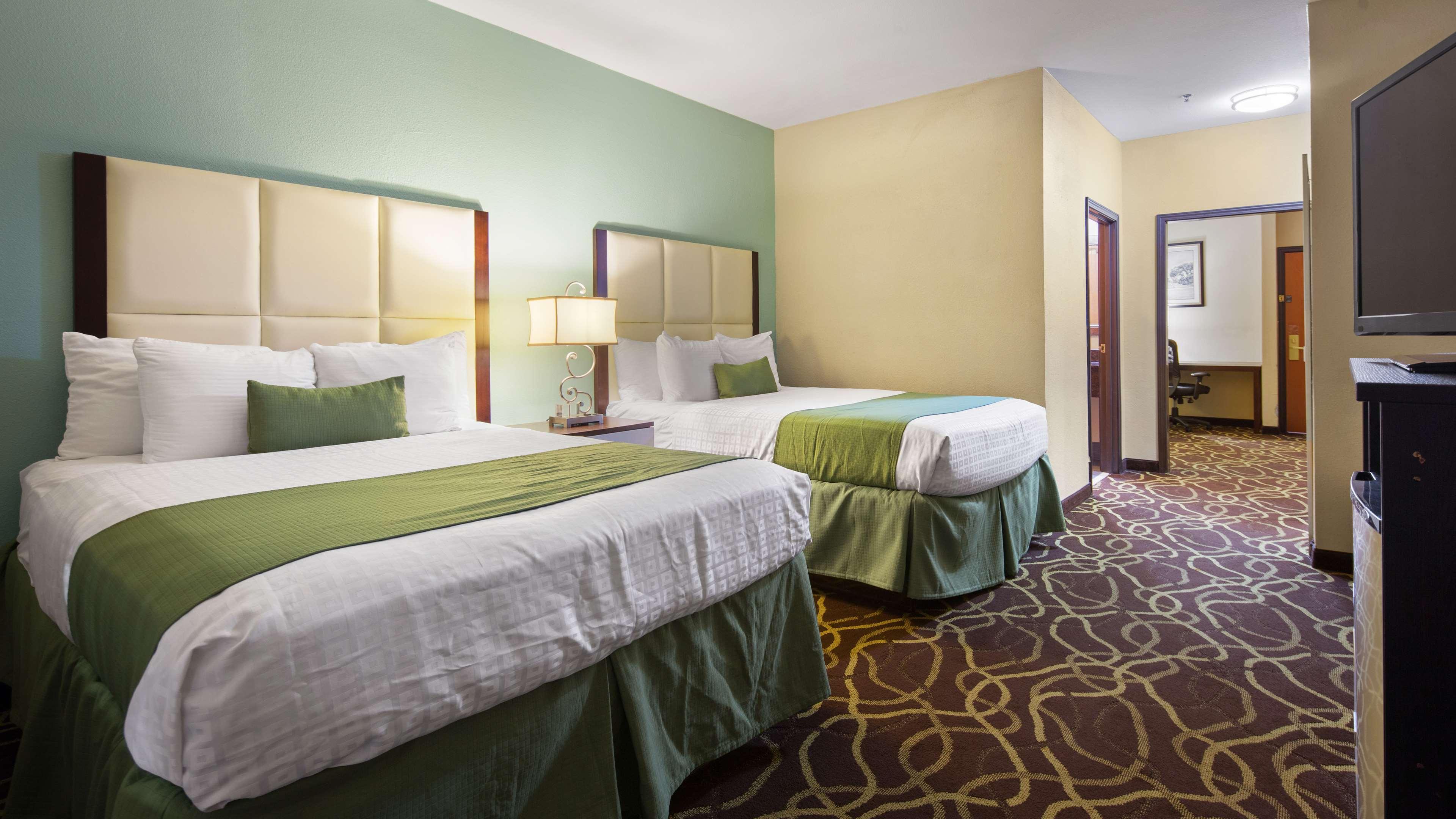 Best Western Plus Savannah Airport Inn & Suites — photo 4