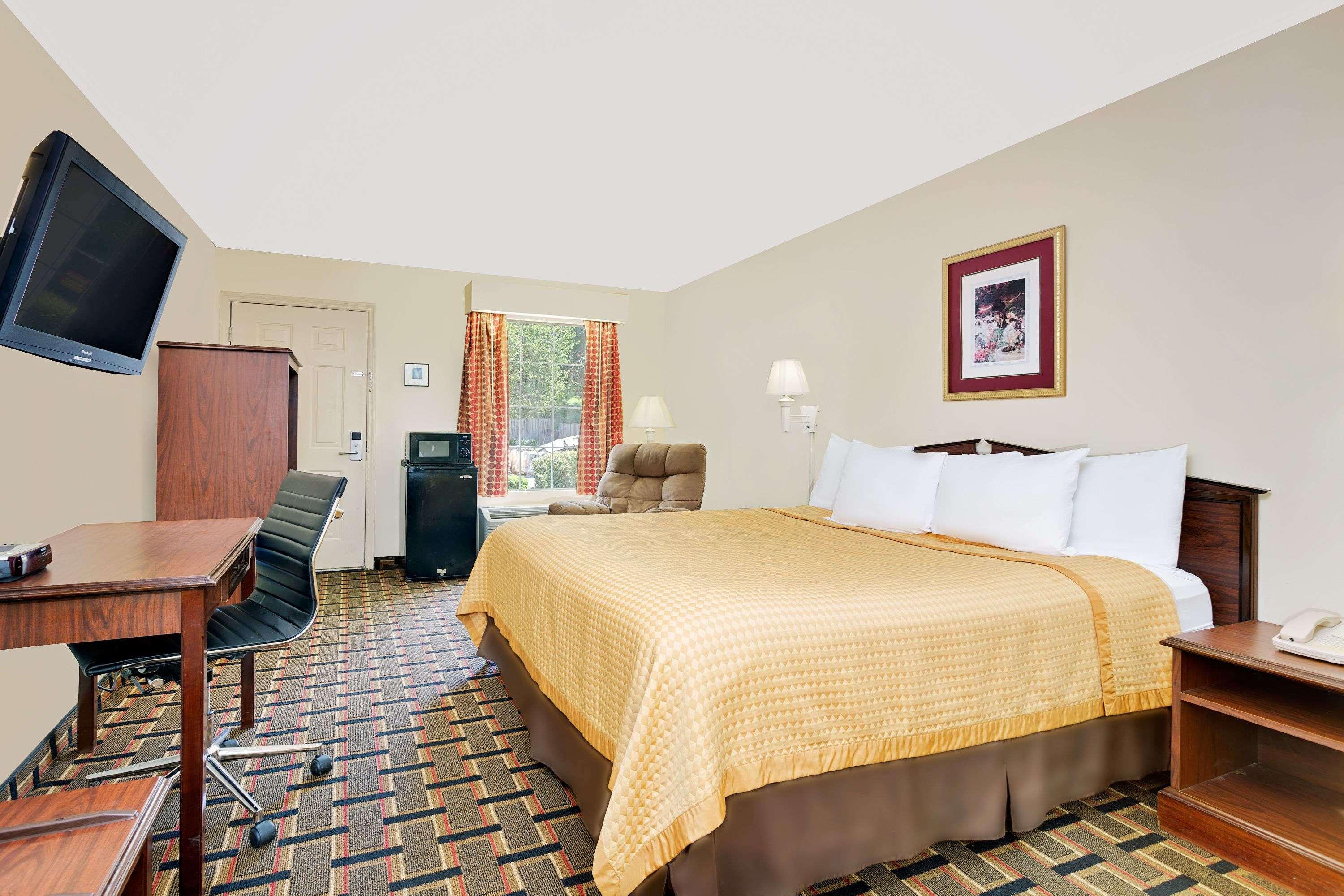 Days Inn Spartanburg — photo 4