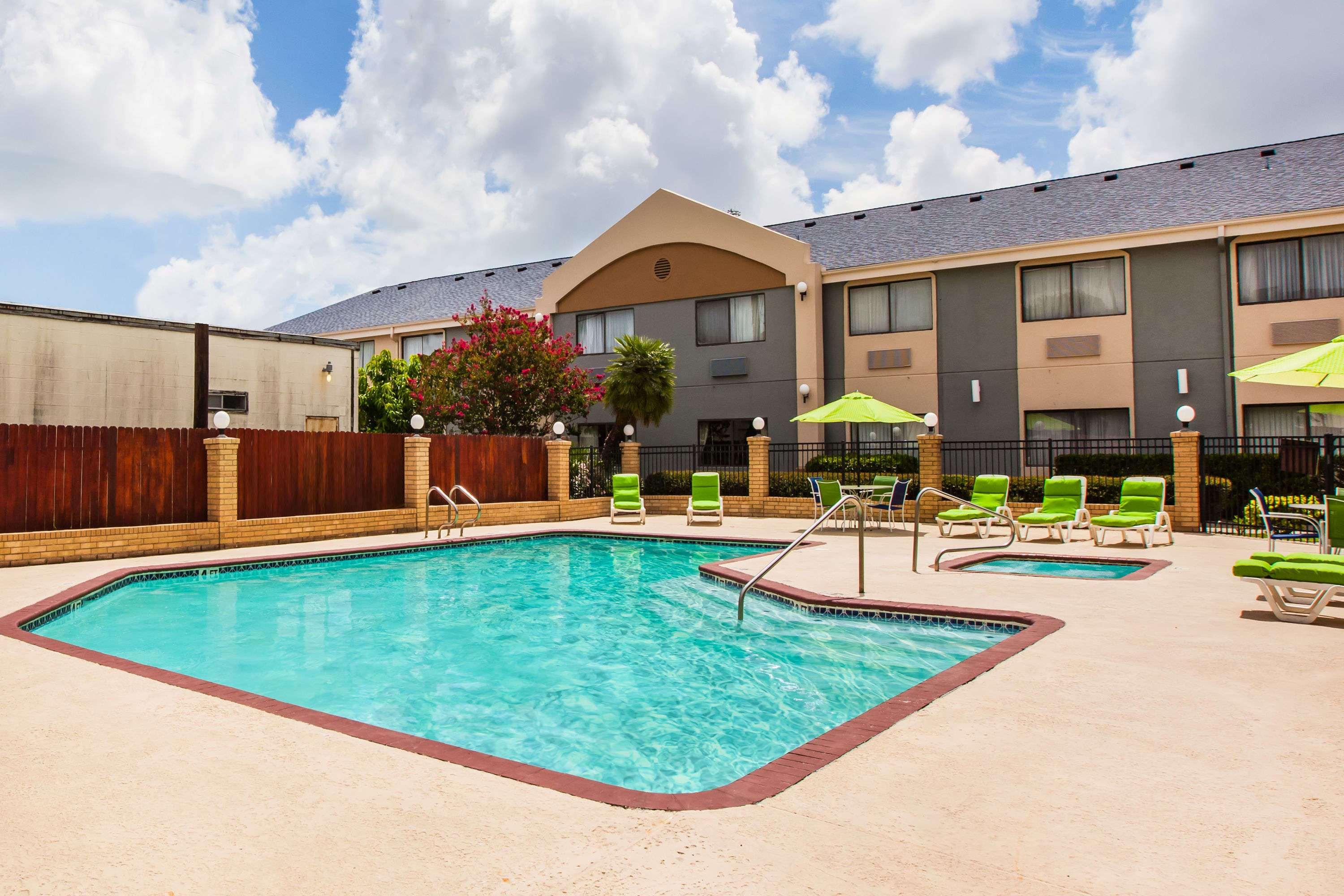 Days Inn & Suites Corpus Christi Central — photo 3