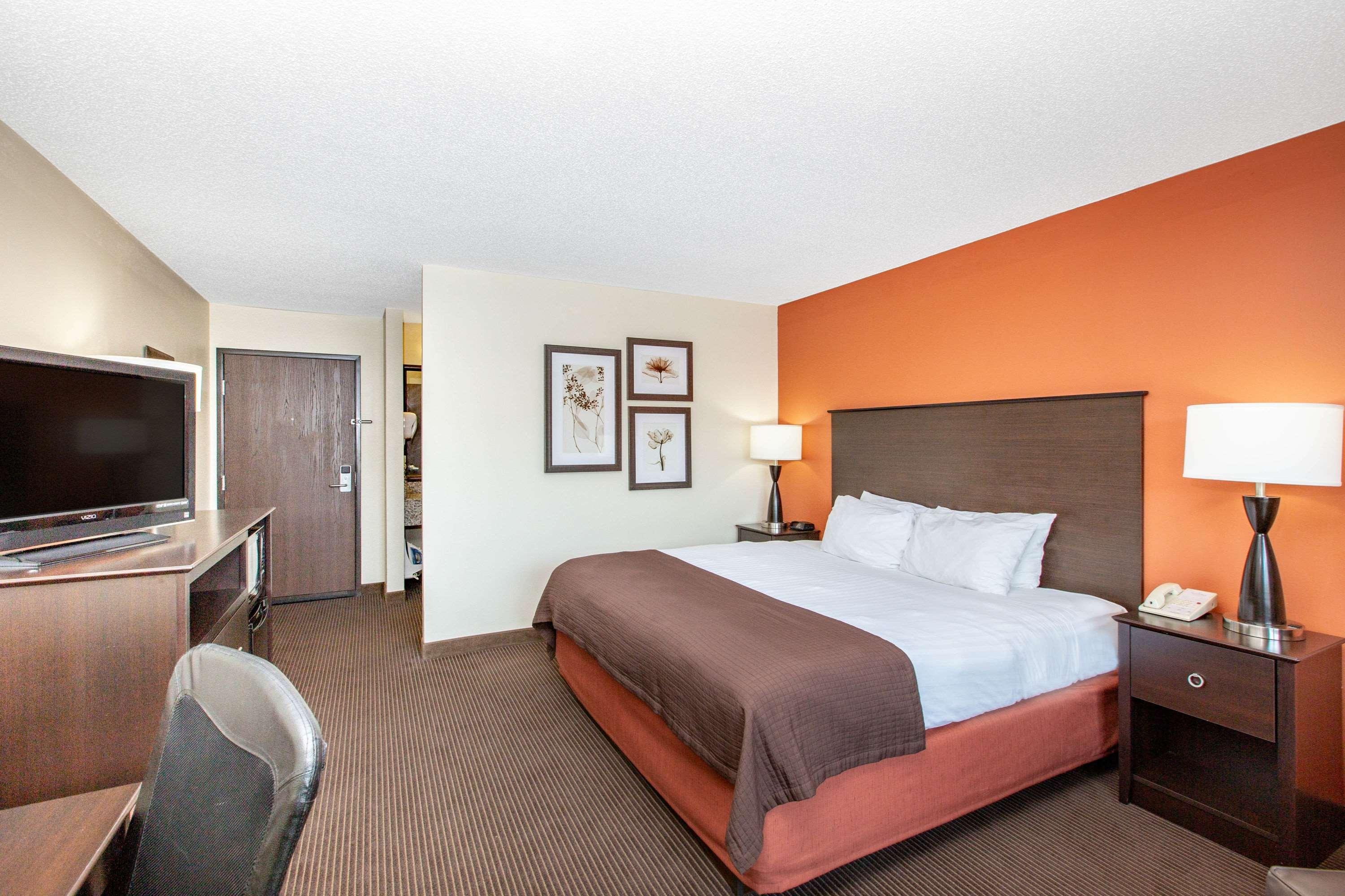 AmericInn by Wyndham Ottumwa — photo 5