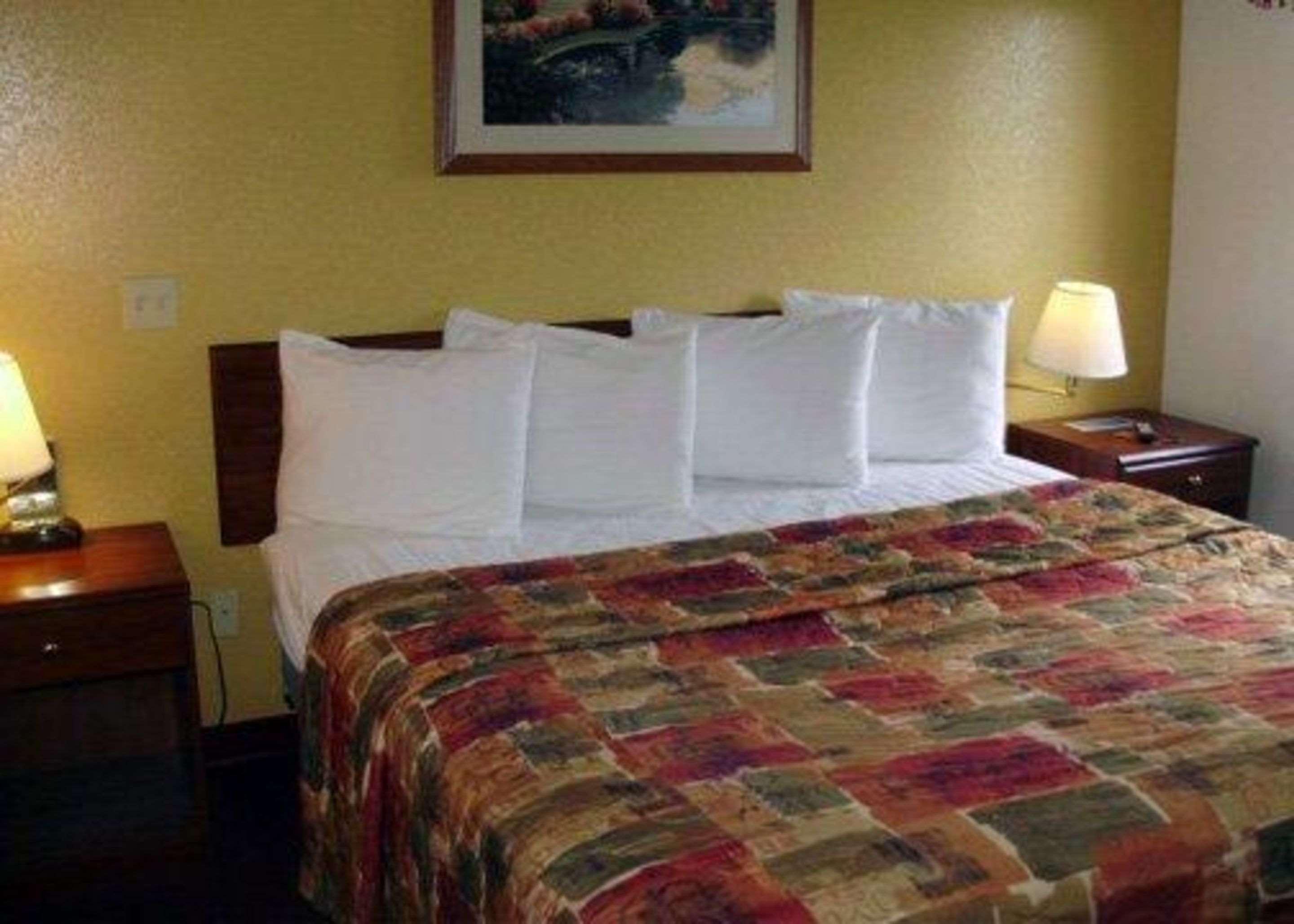 Rodeway Inn — photo 4