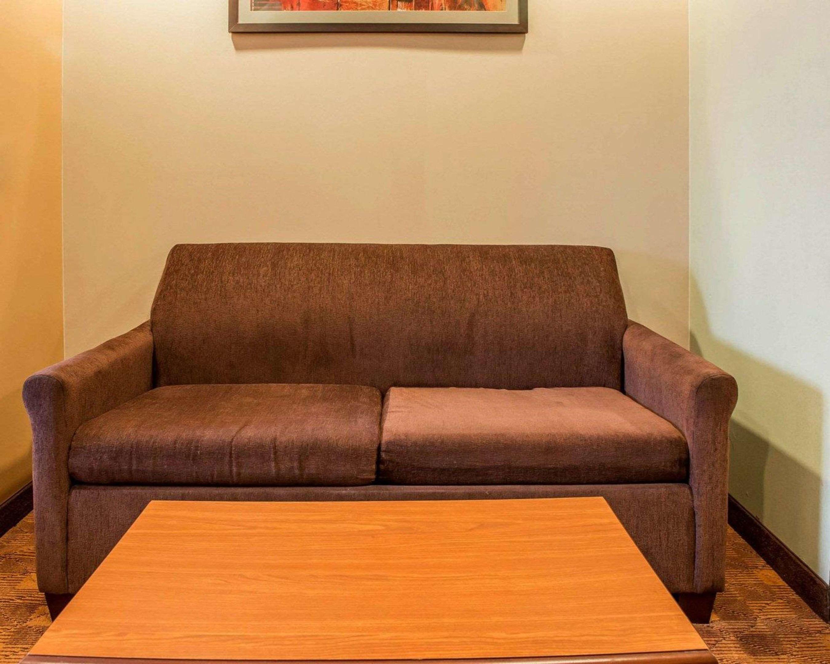 Comfort Suites — photo 4