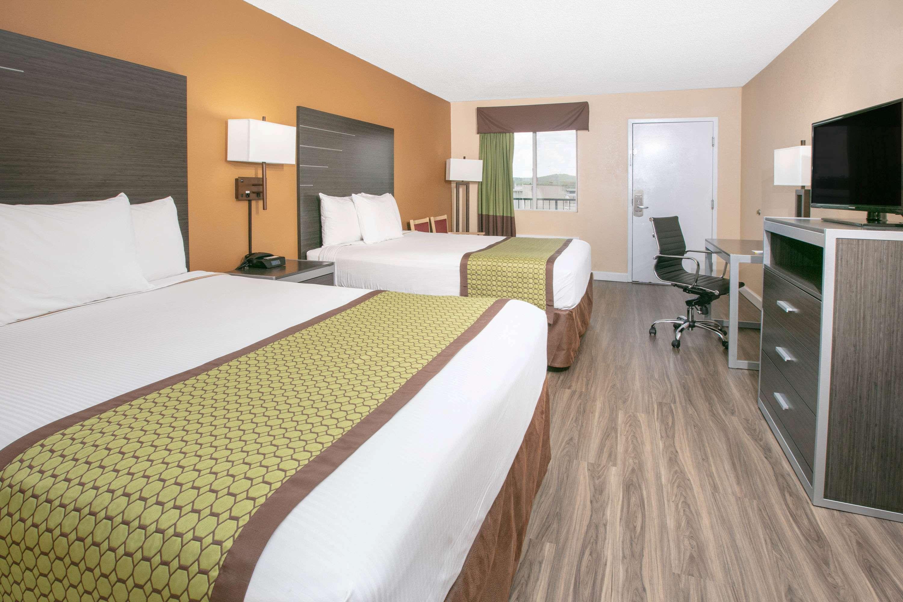 Hamilton-Days Inn — photo 5