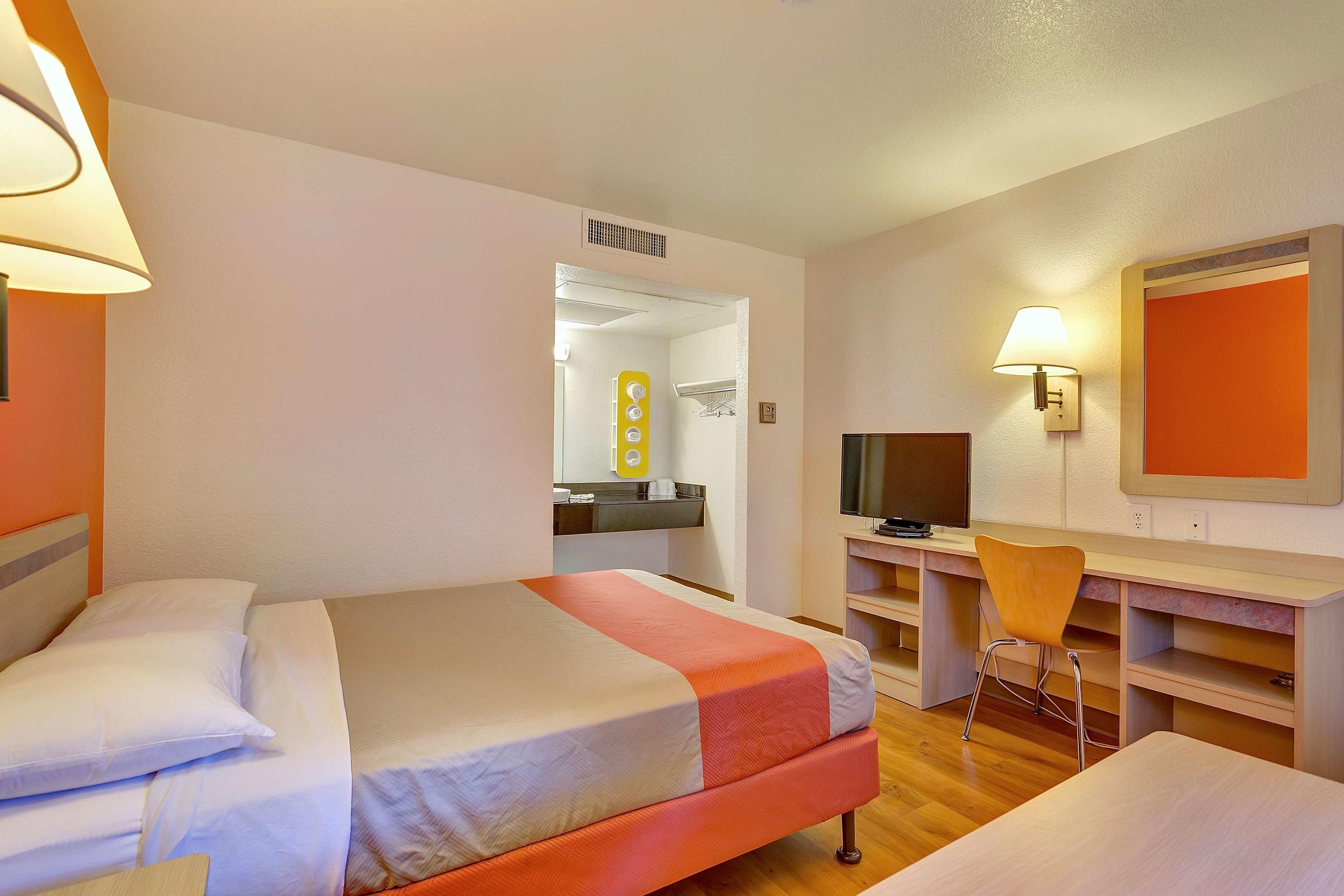 Motel 6 — photo 4