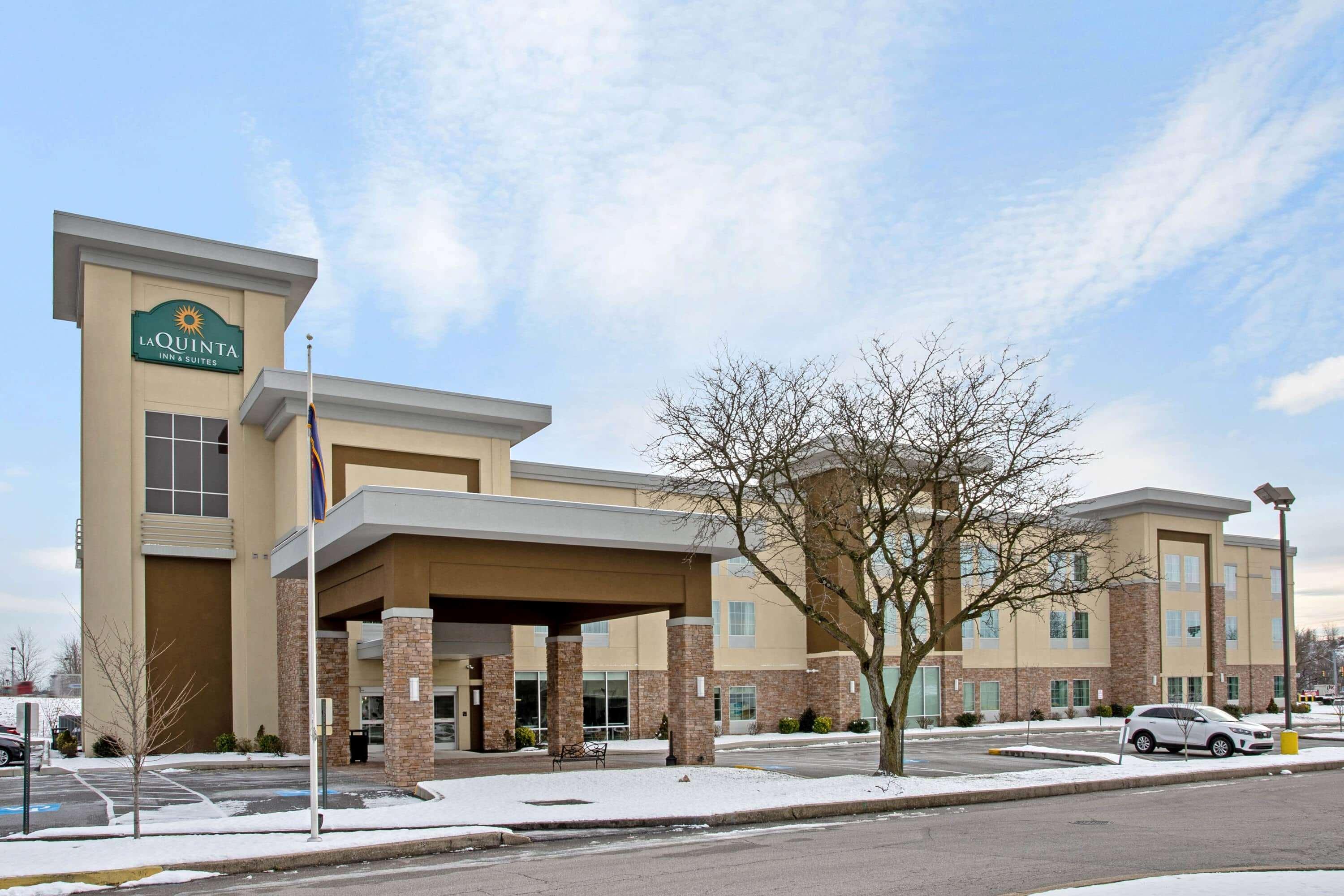 La Quinta Inn & Suites — photo 5