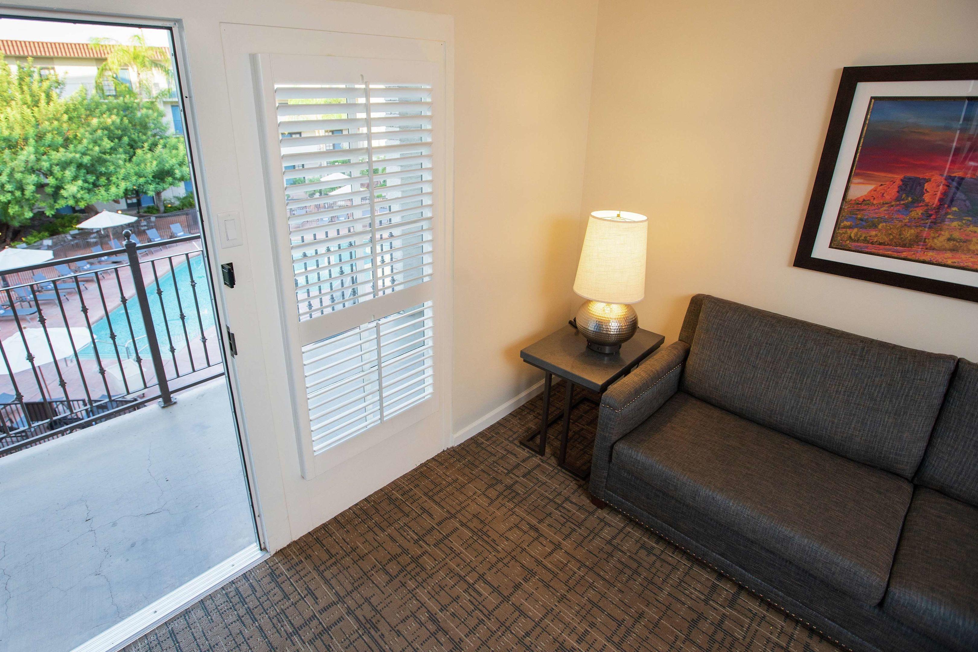Embassy Suites By Hilton Scottsdale Resort — photo 5