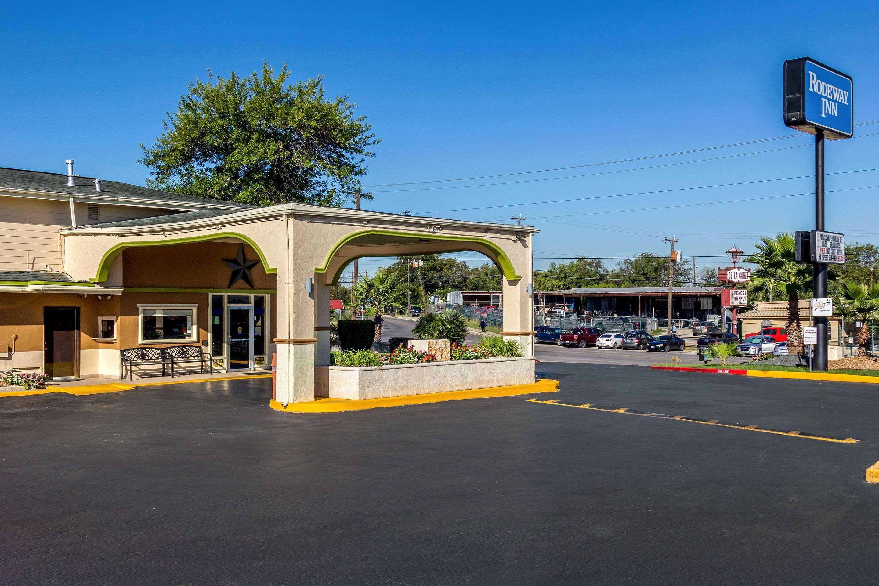 Rodeway Inn At Lackland Afb — photo 4