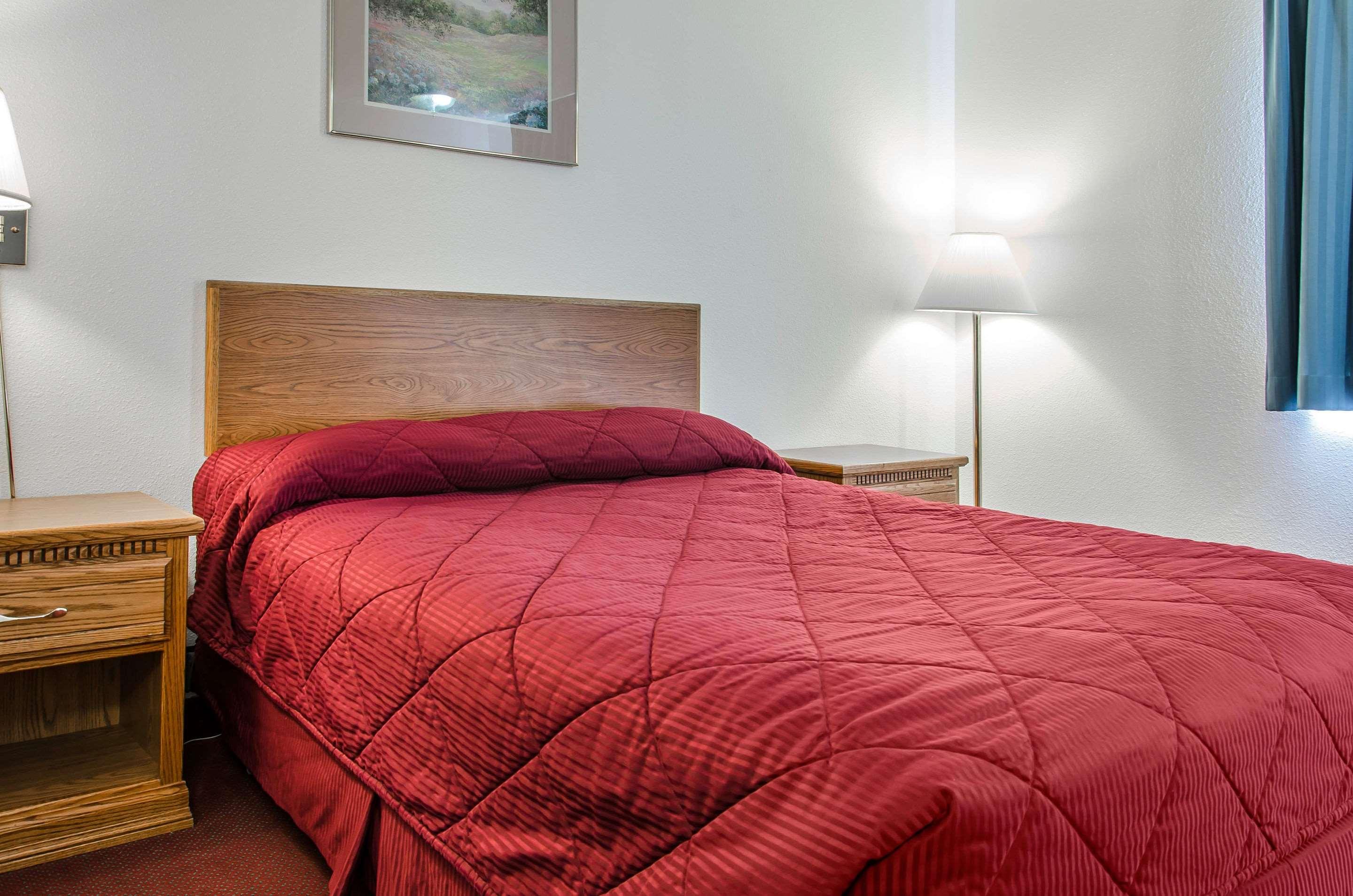 Rodeway Inn University — photo 4