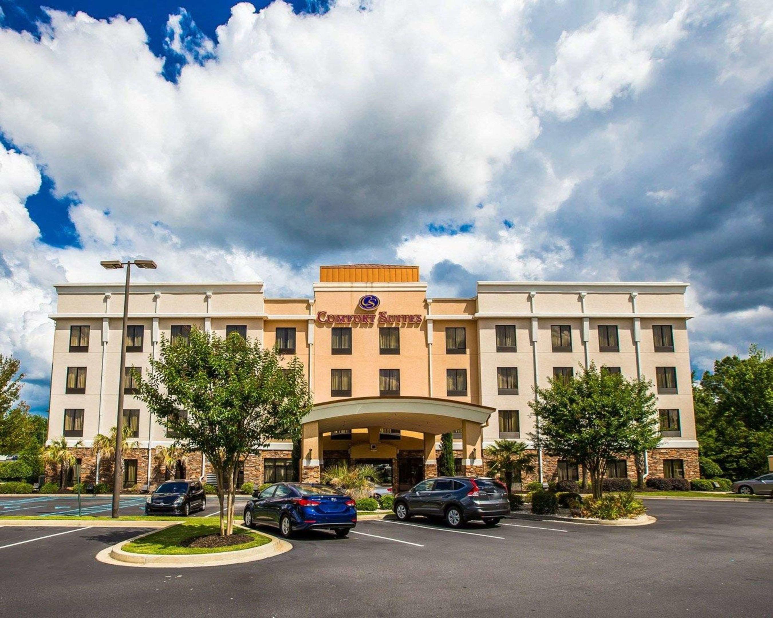 Comfort Suites — photo 3