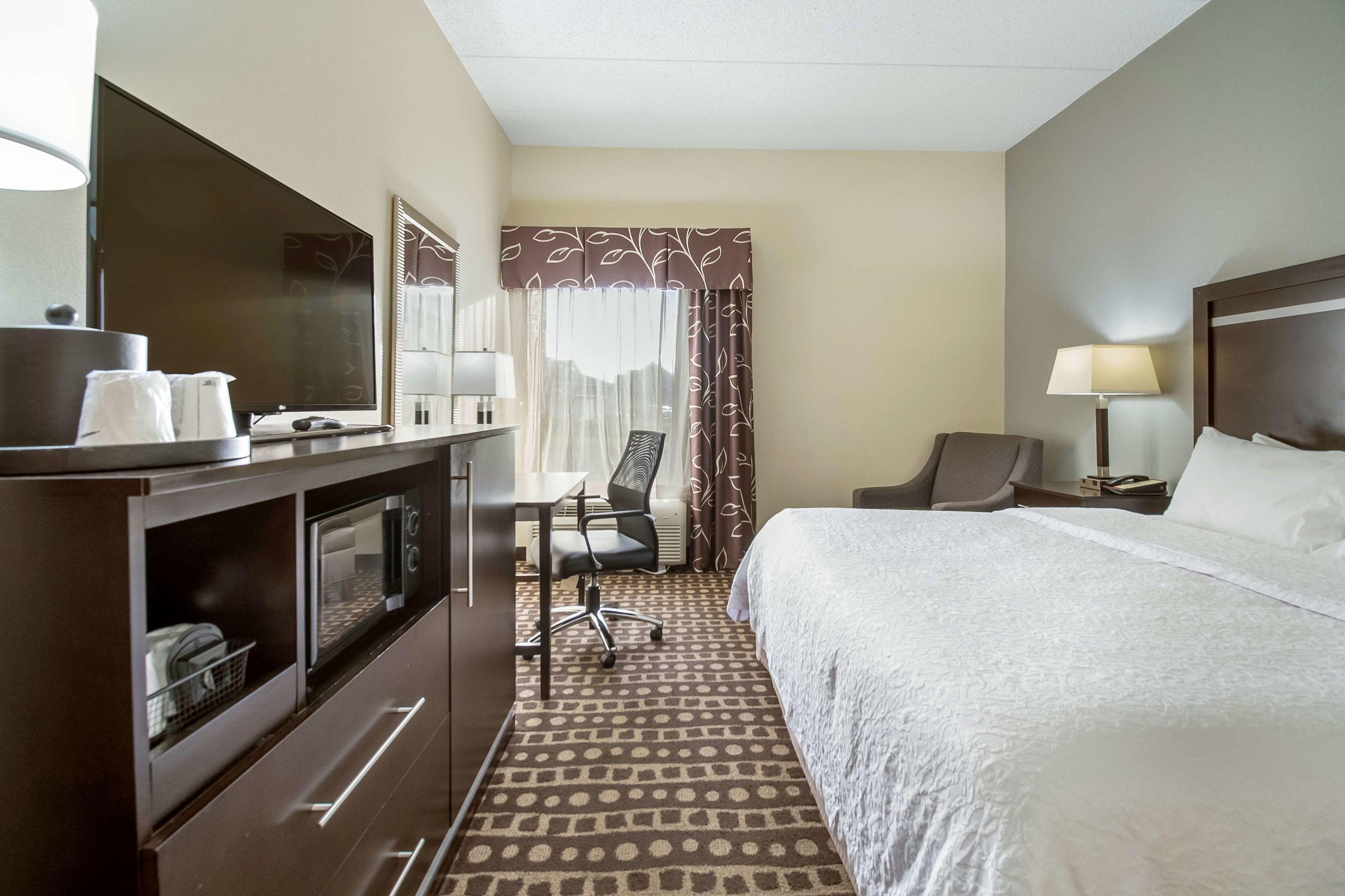 Hampton Inn Columbus West — photo 5