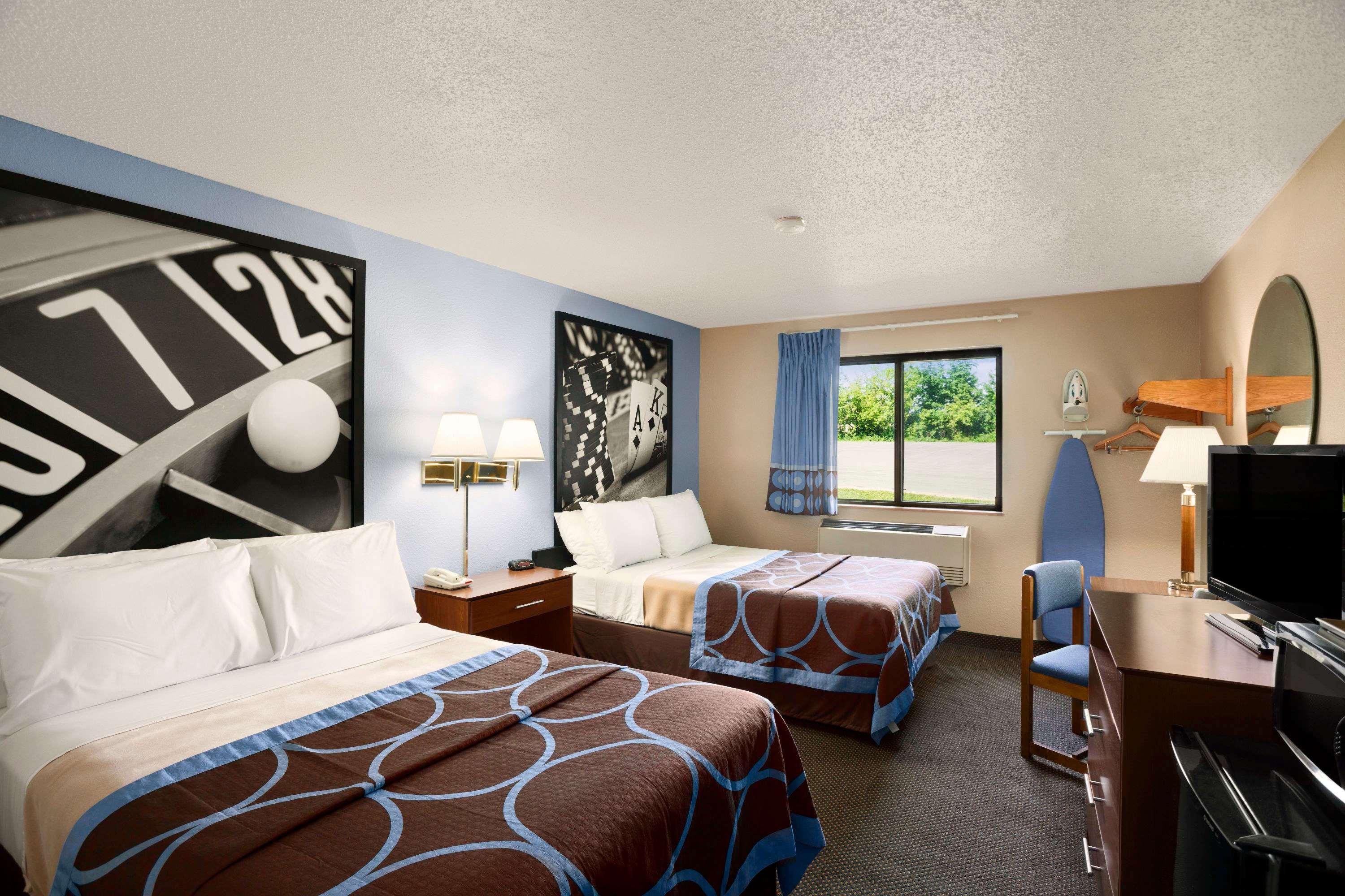 Super 8 by Wyndham Oneida Verona — photo 3