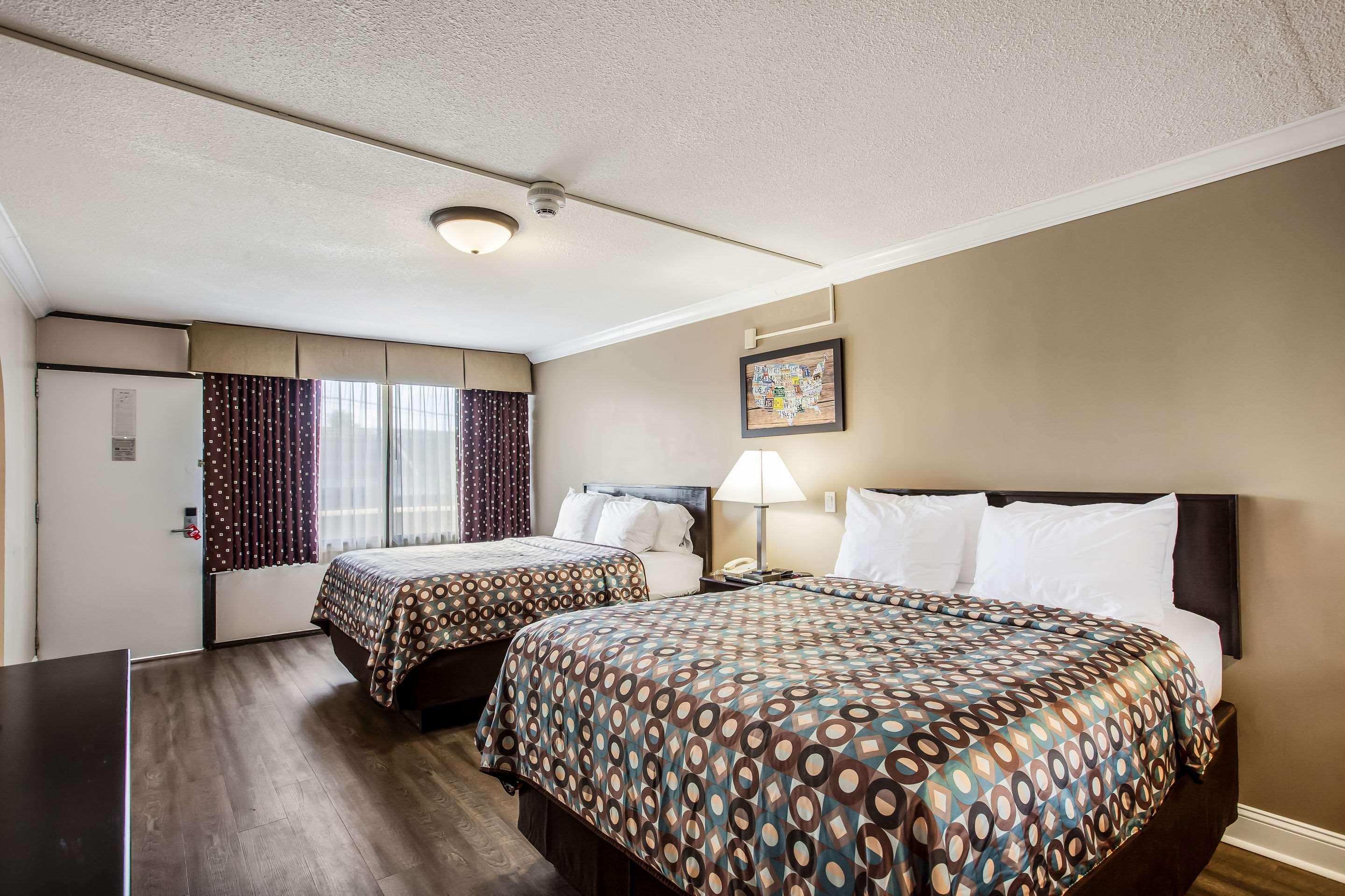 Econo Lodge Meadowlands — photo 5