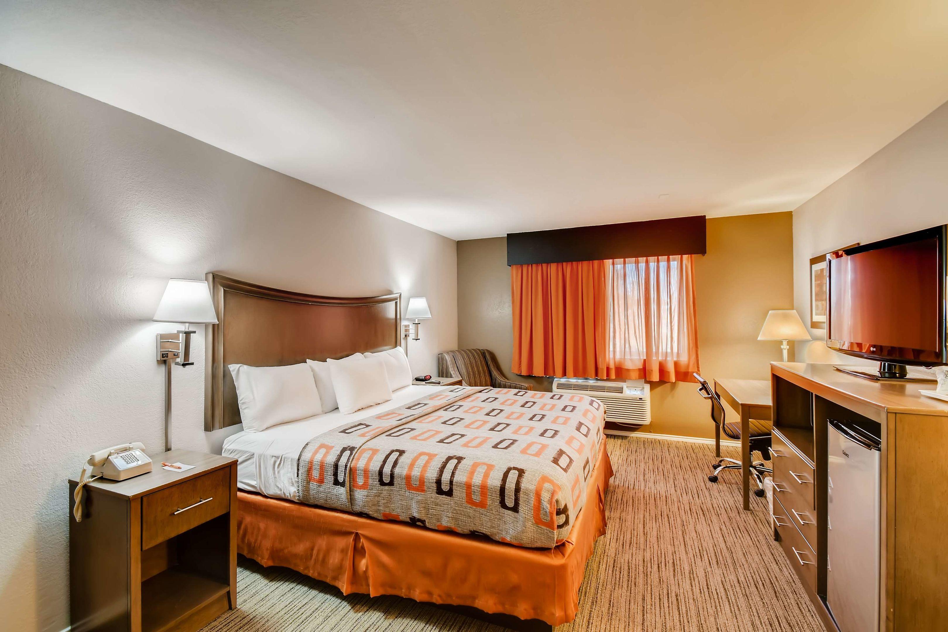 Orangewood Inn & Suites — photo 5