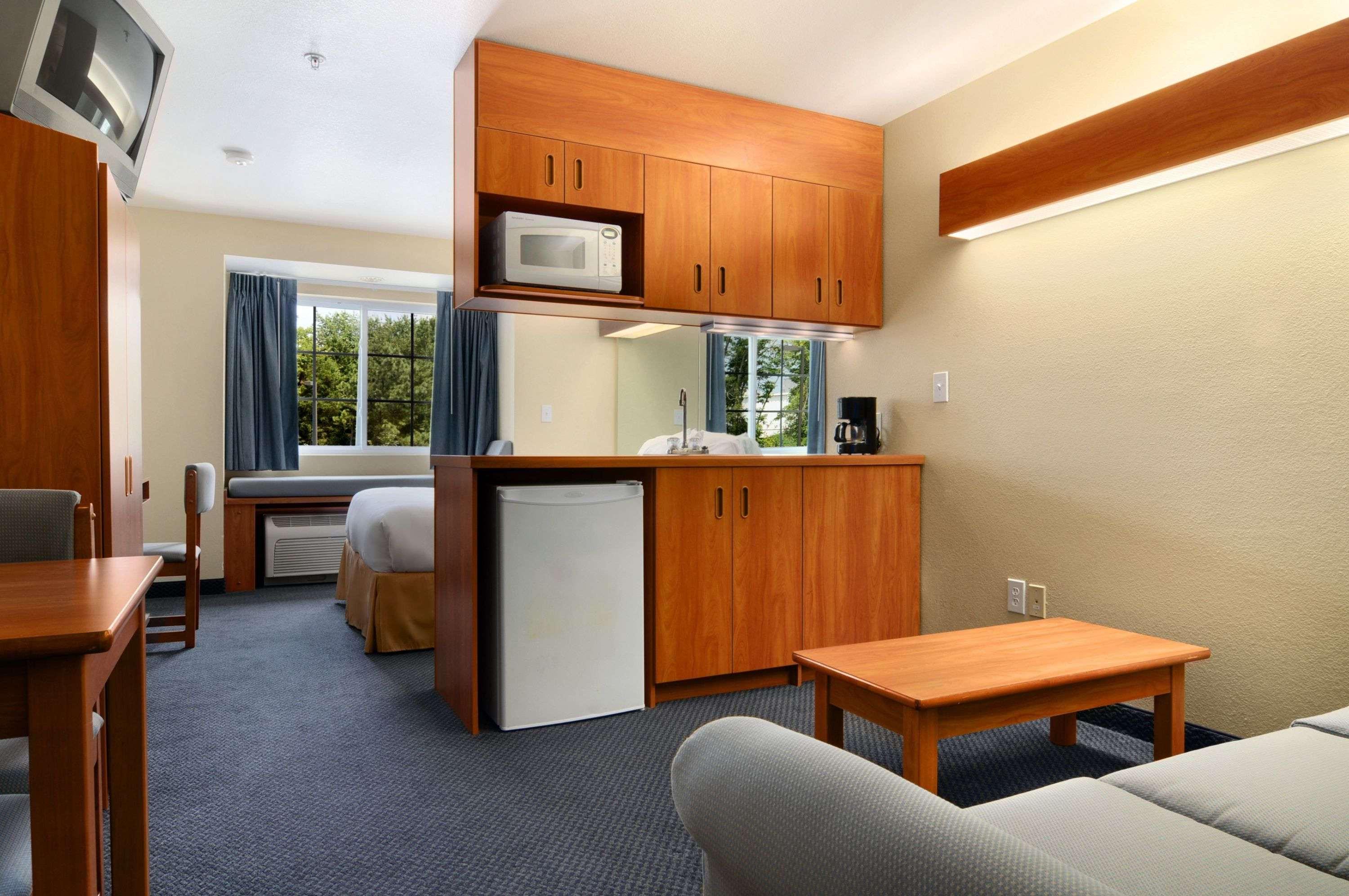 Microtel Inn and Suites Huntsville — photo 4