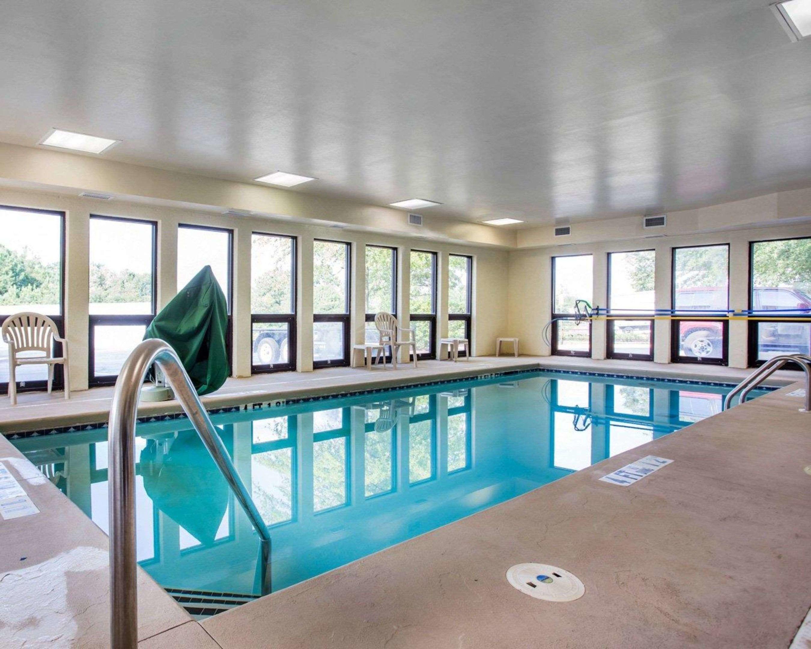 Comfort Inn & Suites At Stone Mountain — photo 4
