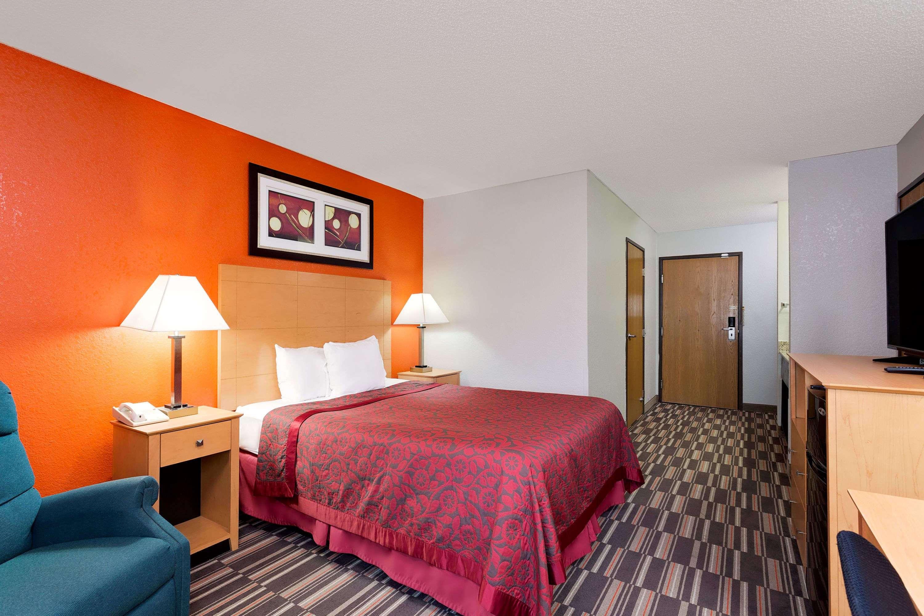 Days Inn Racine/Sturtevant — photo 5