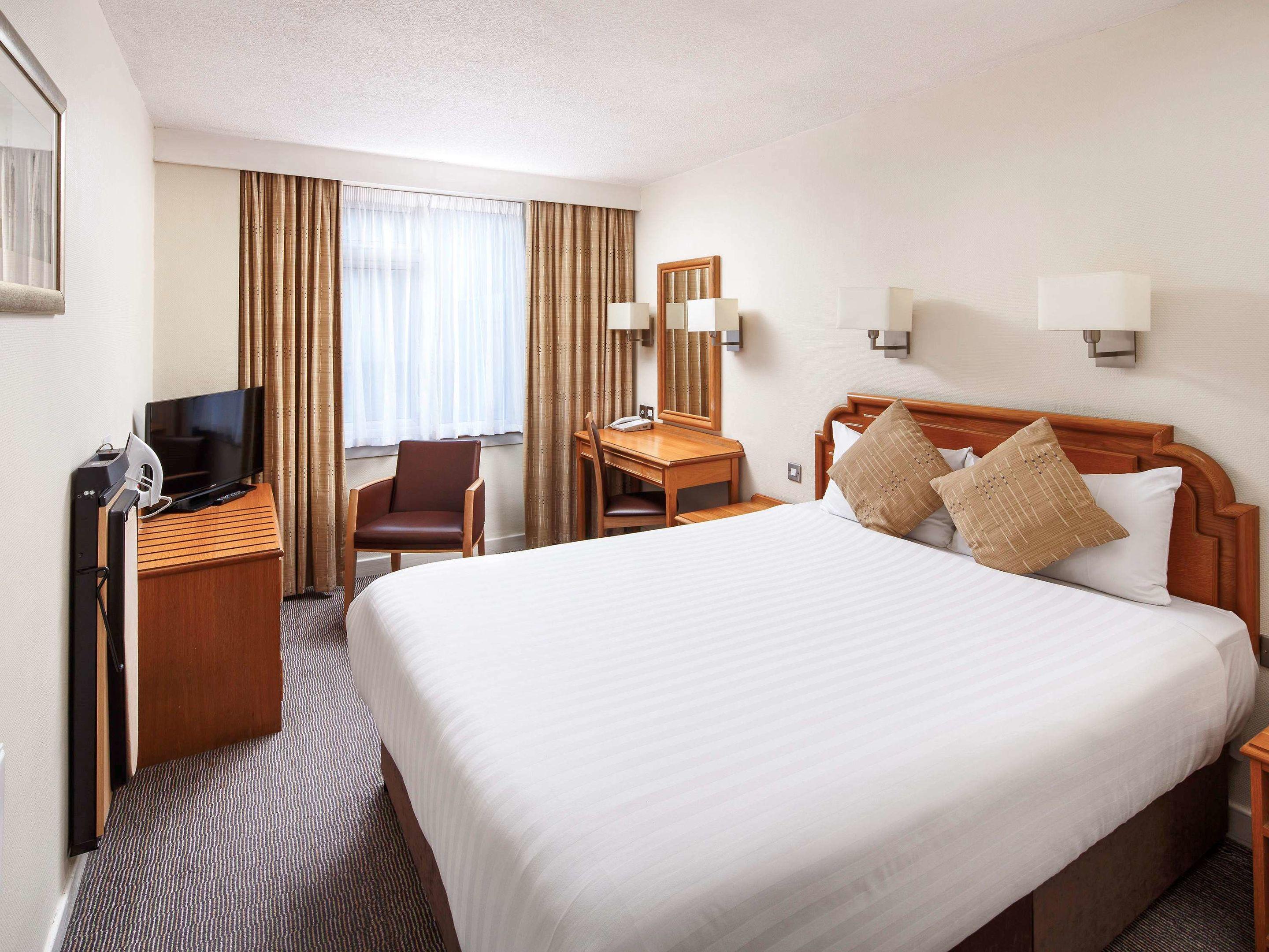 Mercure Edinburgh City Princes Street Hotel — photo 4