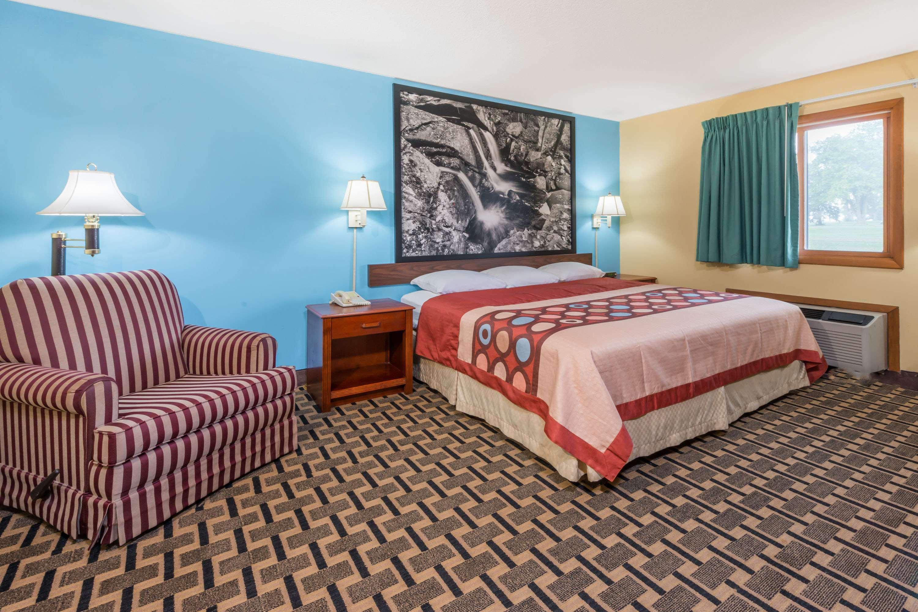 Super 8 by Wyndham Staunton — photo 3