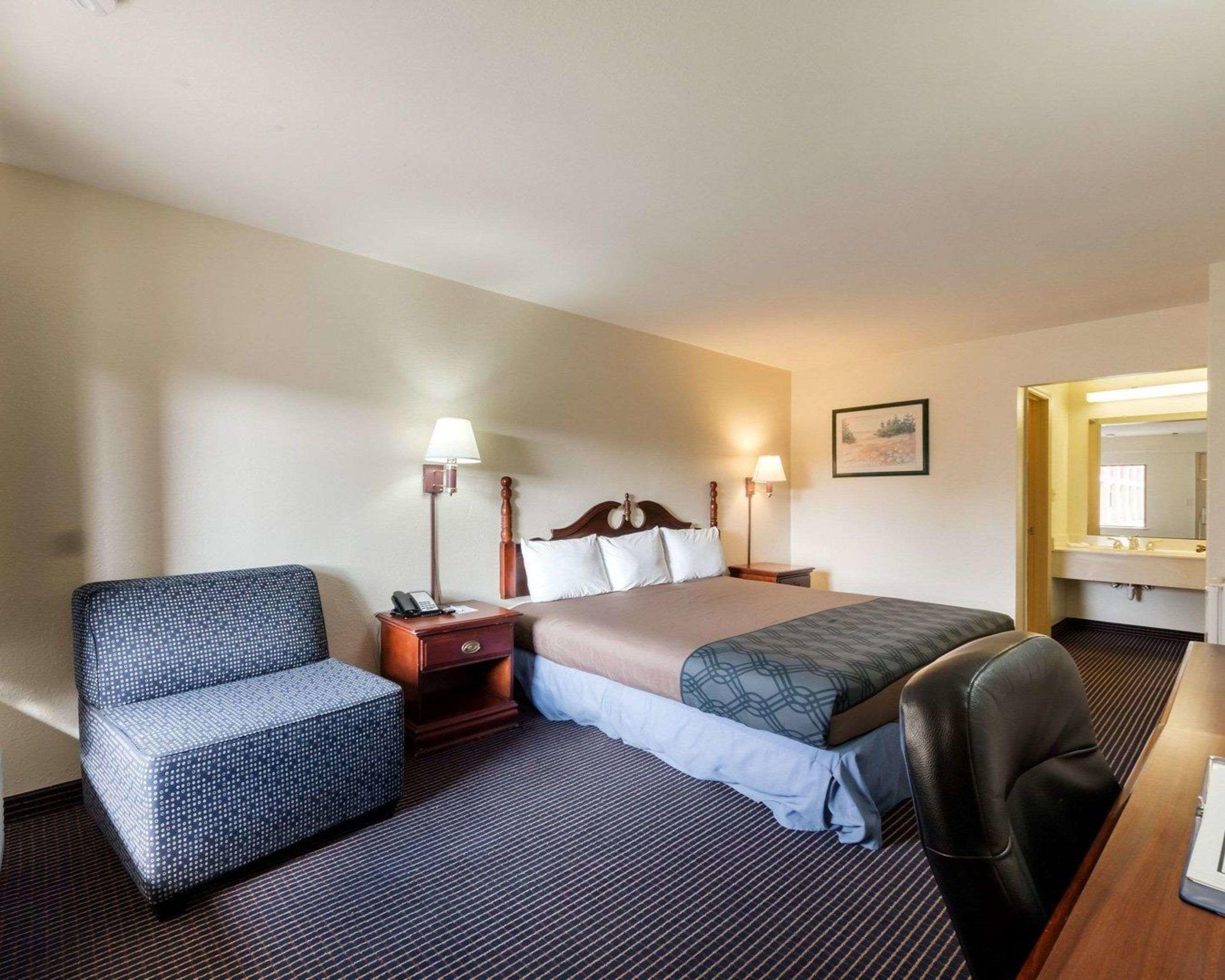 Rodeway Inn — photo 3