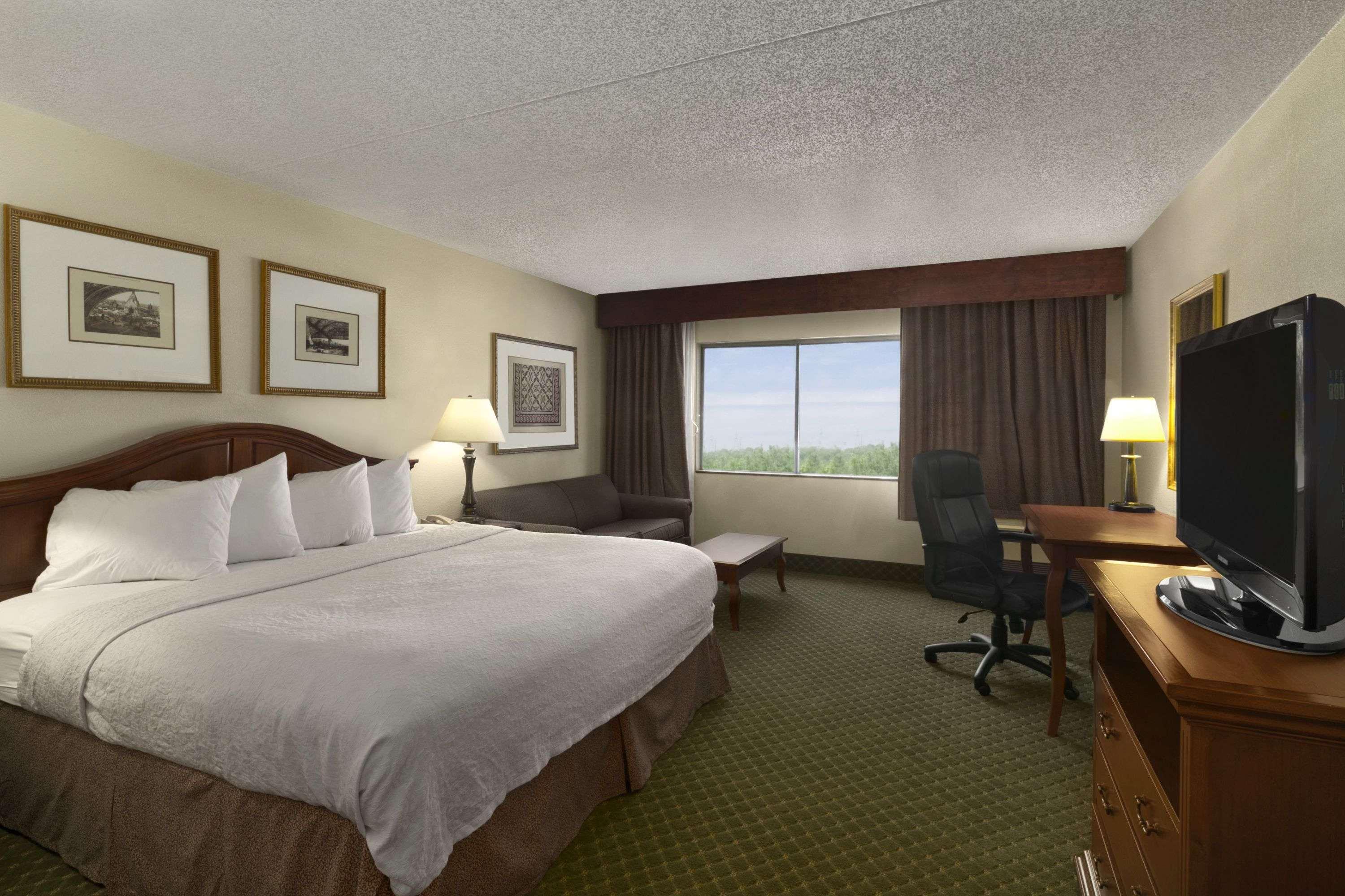 Days Inn & Suites Omaha — photo 3