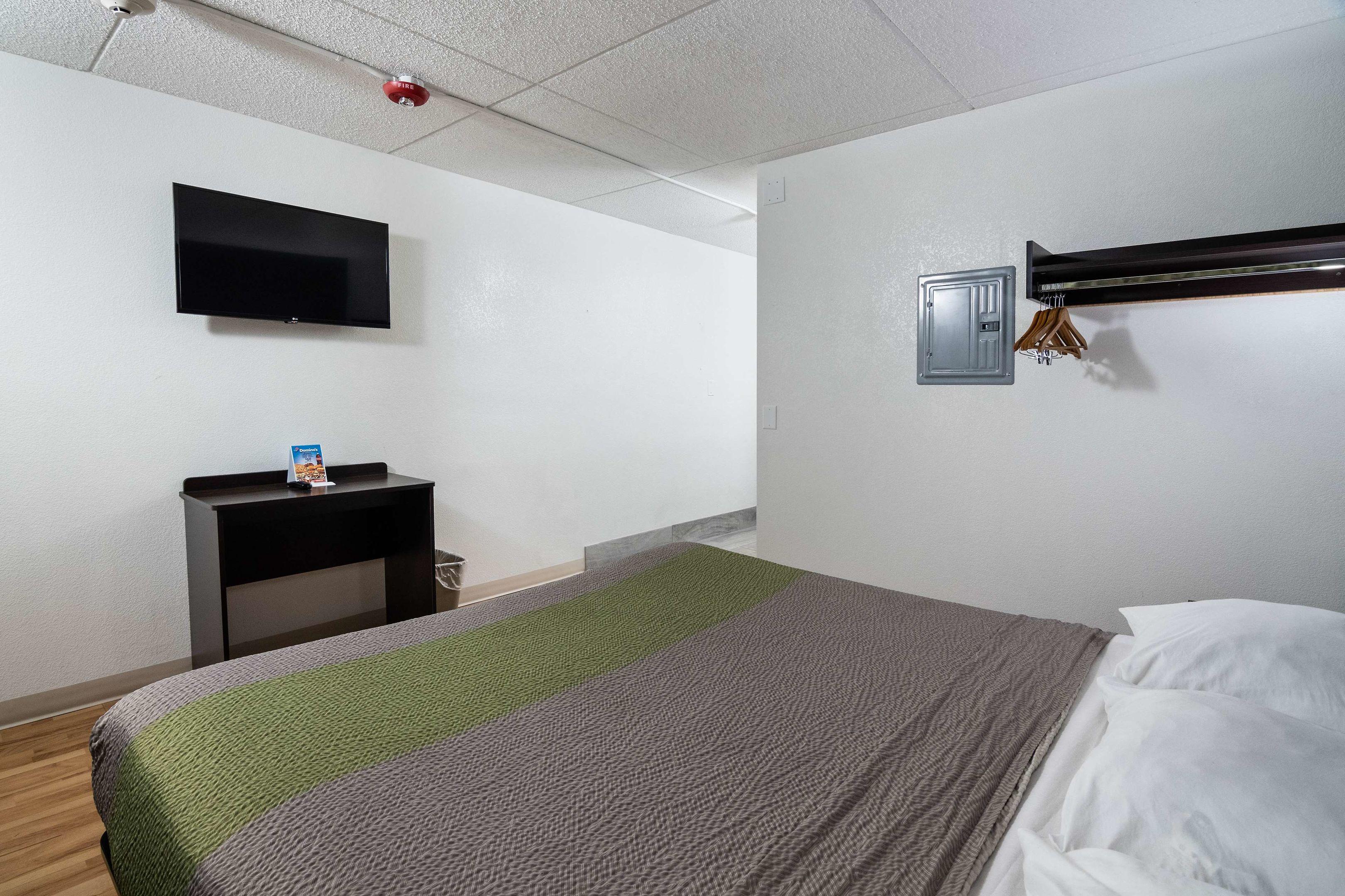 Motel 6 Columbus - Downtown — photo 5