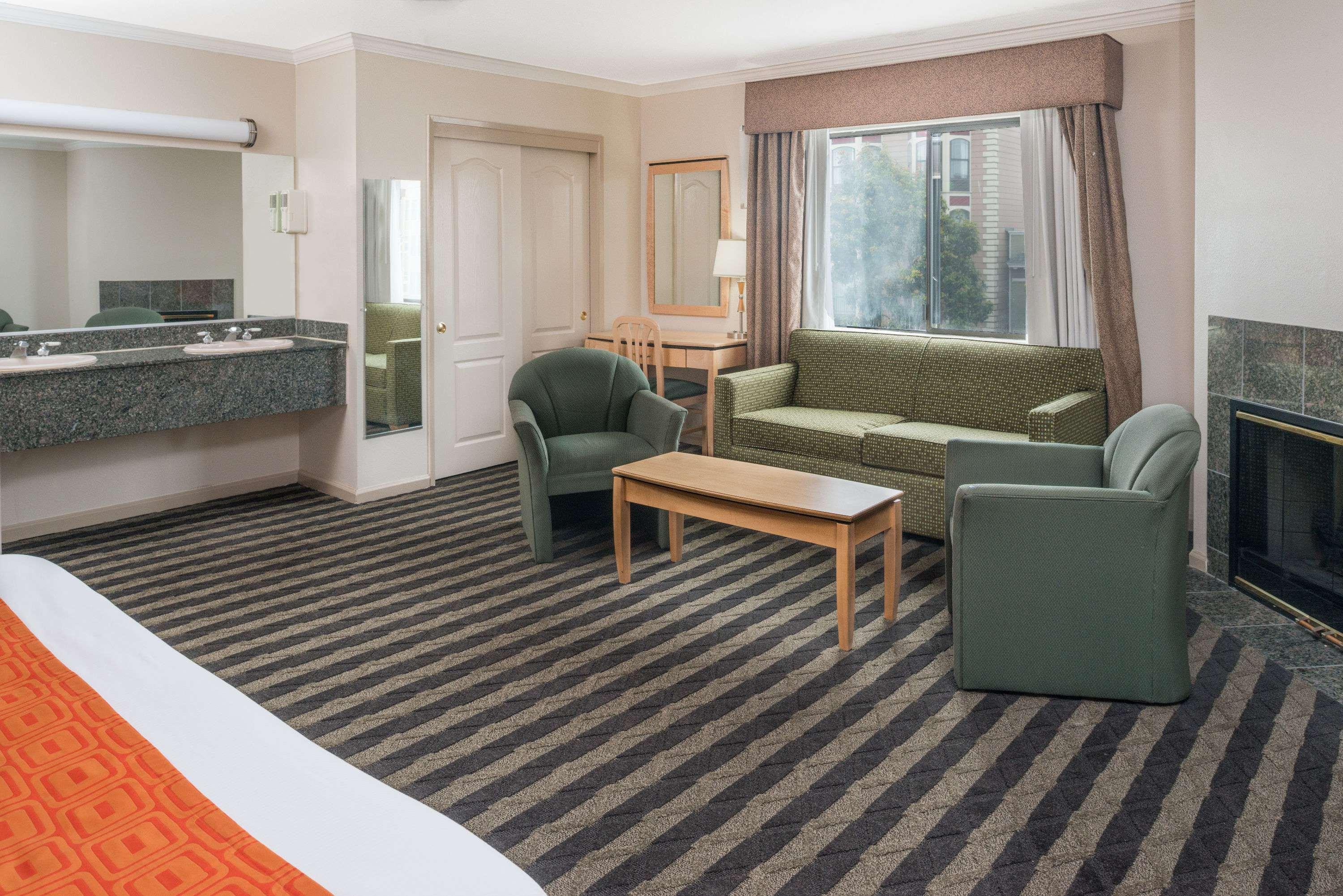 Howard Johnson by Wyndham San Francisco Marina District — photo 5