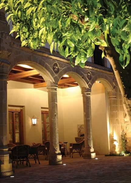 Hotel Puerta de la Luna — photo 1