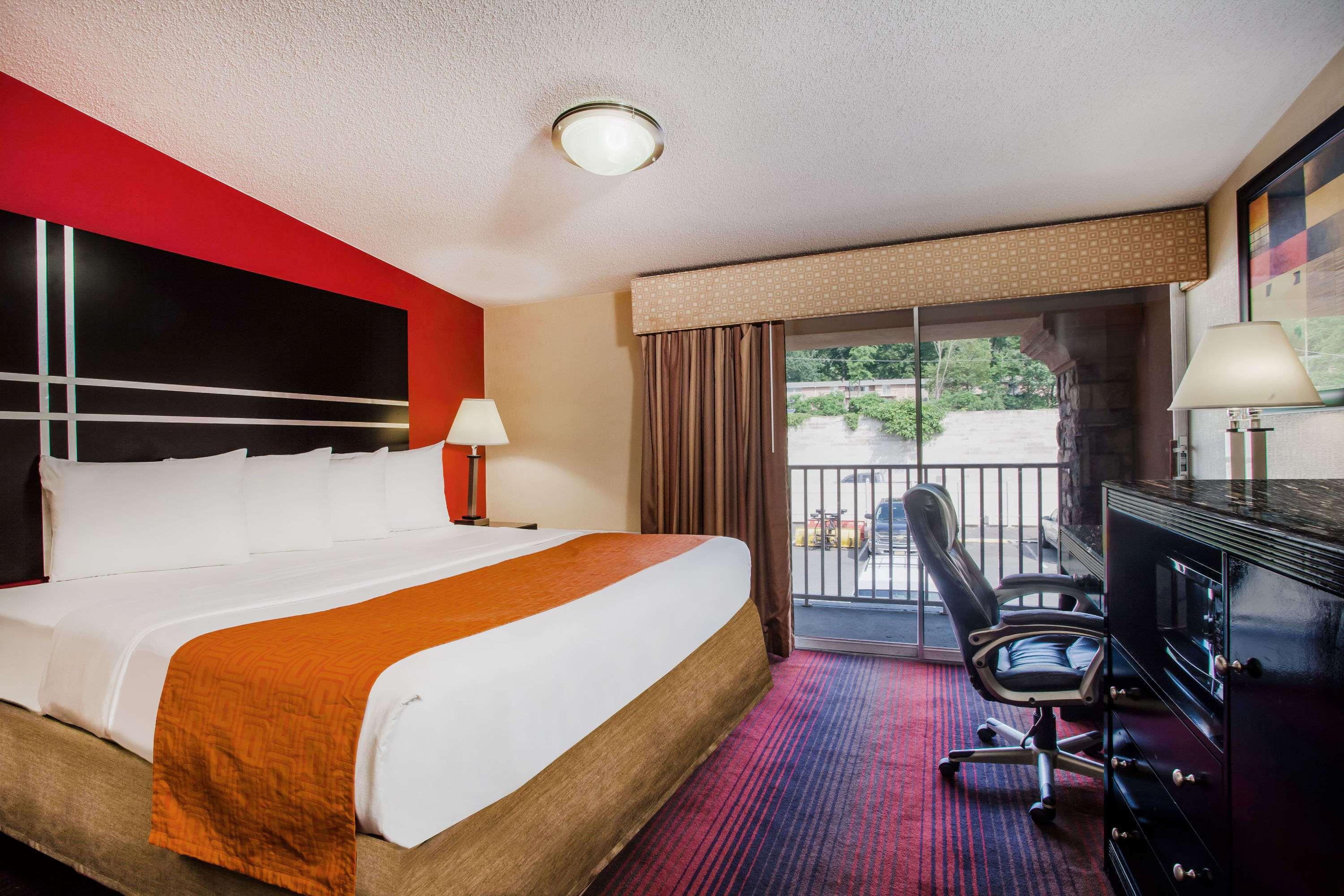 Howard Johnson Express Inn - North Plainfield — photo 4
