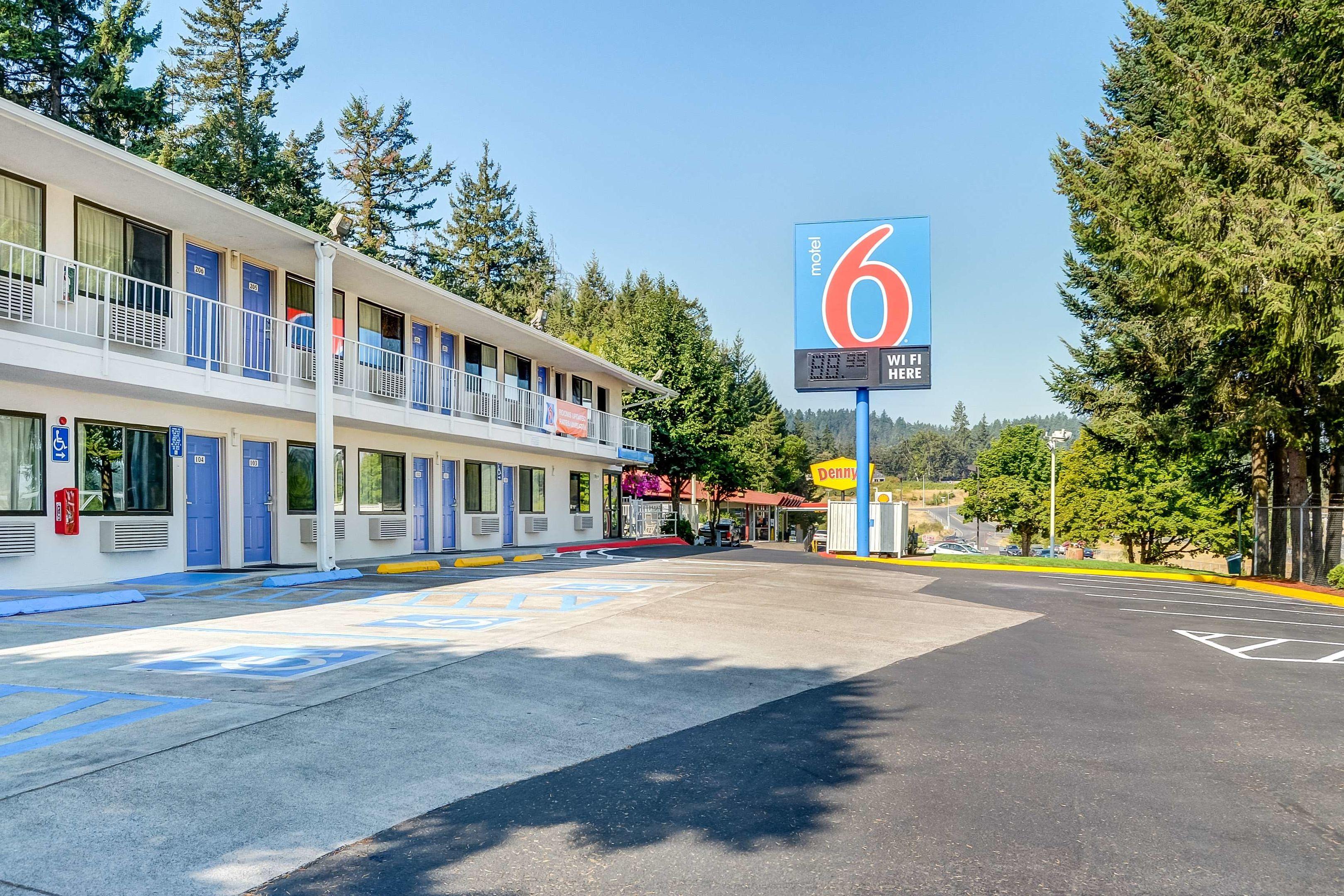 Motel 6 Eugene South - Springfield — photo 5