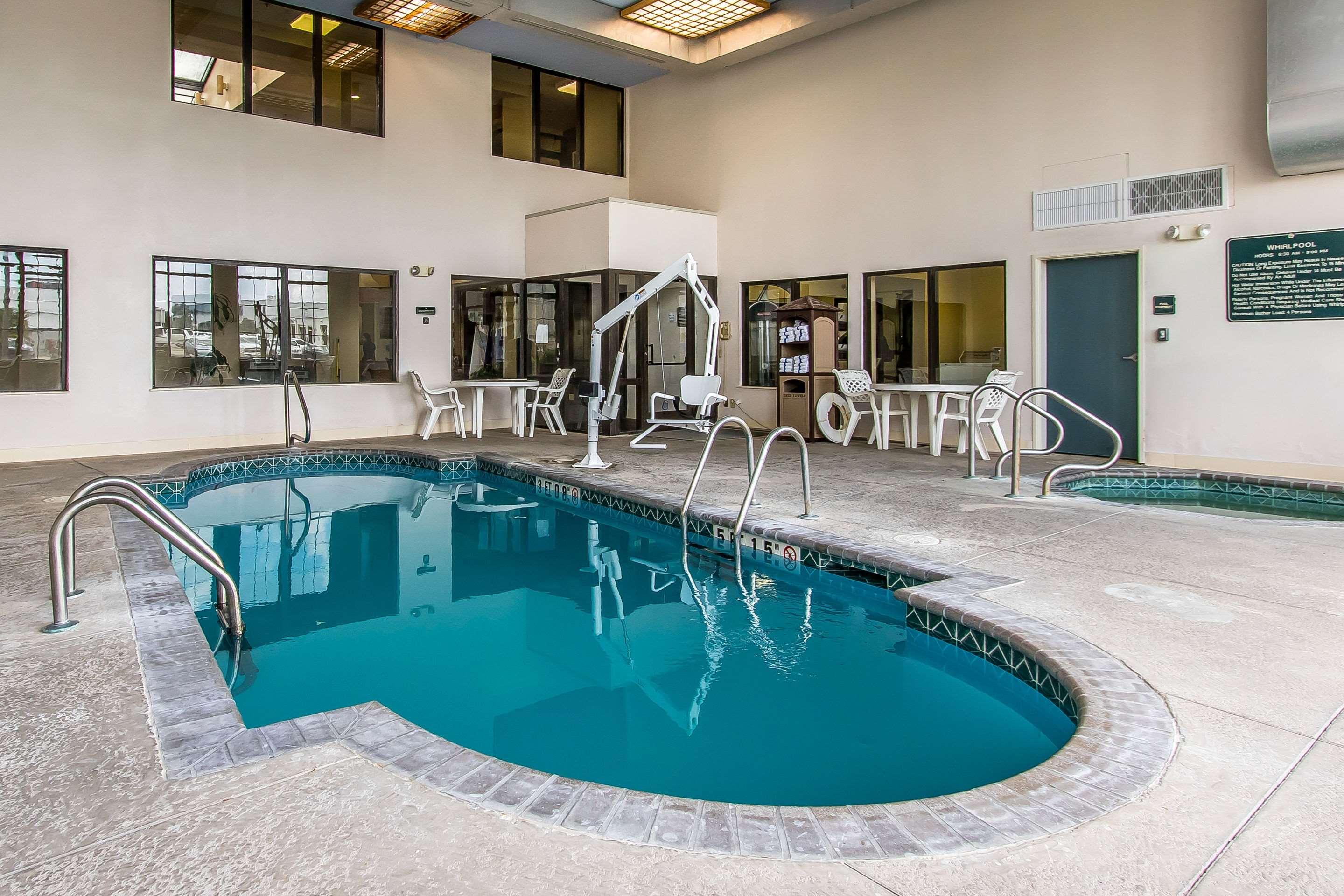 Quality Suites — photo 3