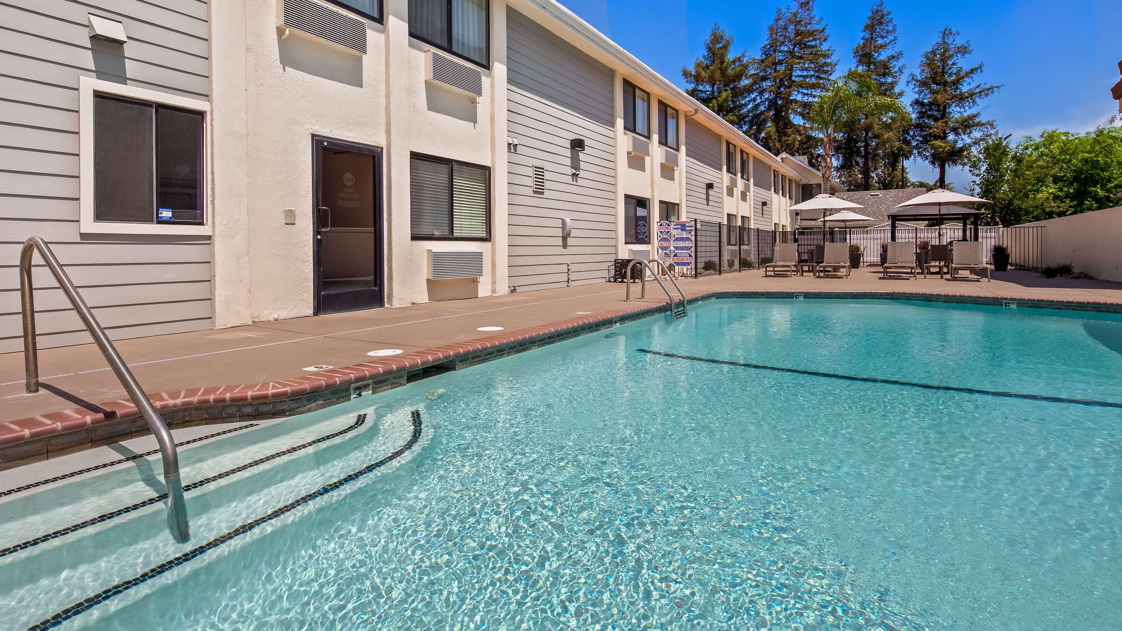 Best Western Town & Country Lodge — photo 4