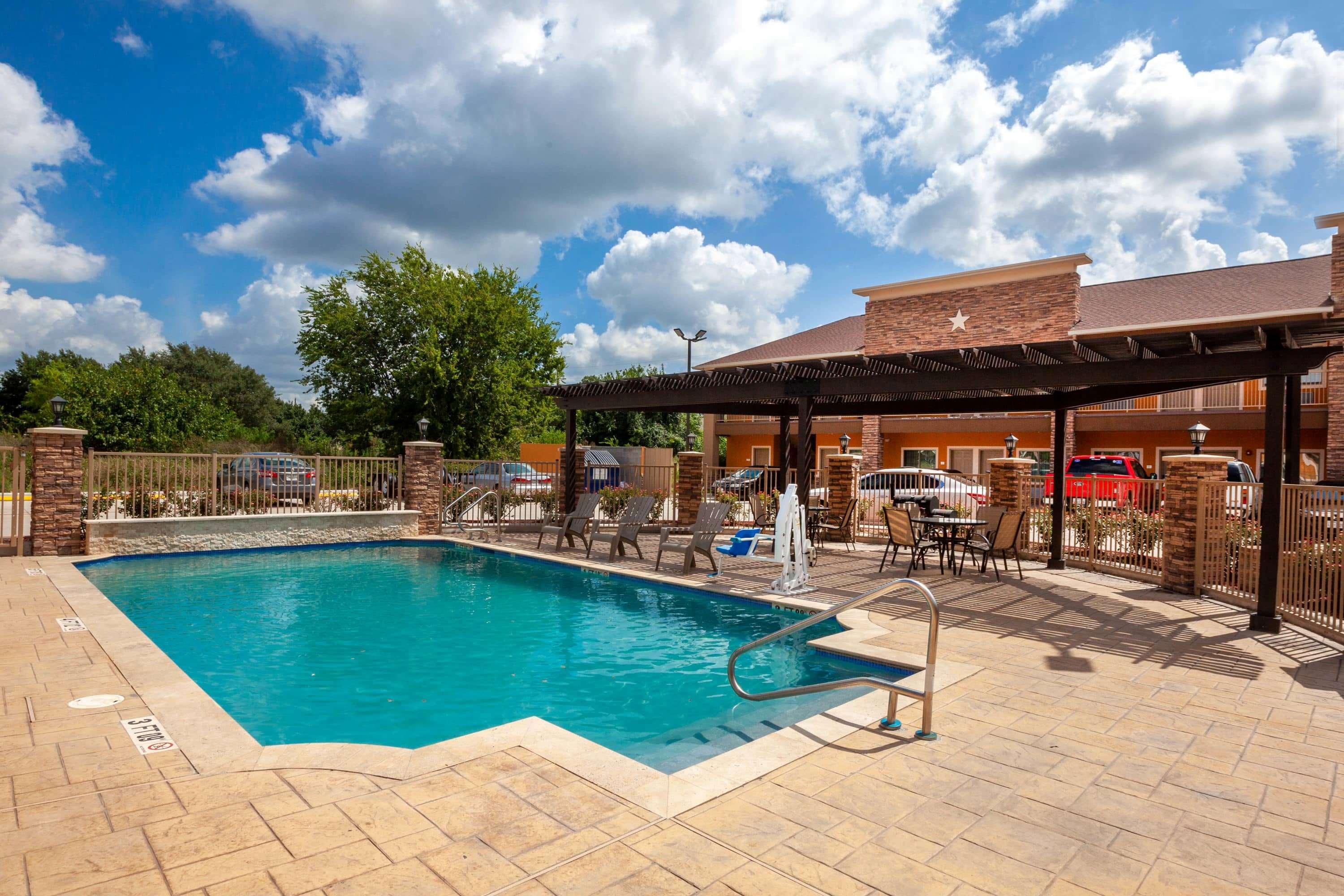 Super 8 by Wyndham Houston Northwest Cypress — photo 4