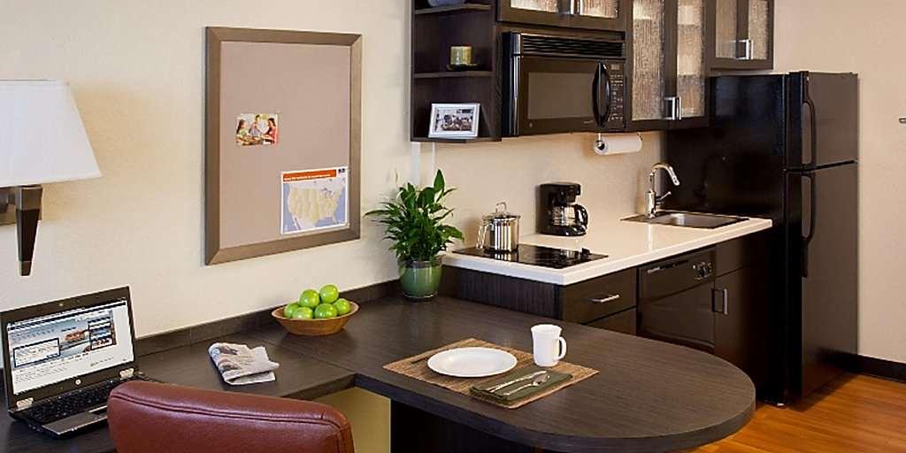 Sonesta Simply Suites Wichita Northeast — photo 4
