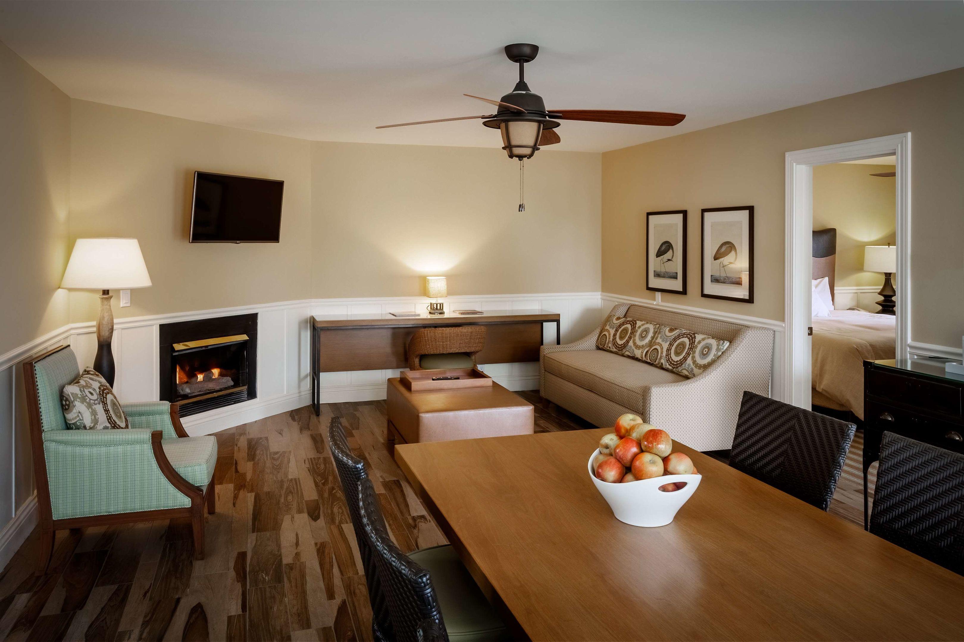 Lighthouse Lodge & Cottages — photo 3