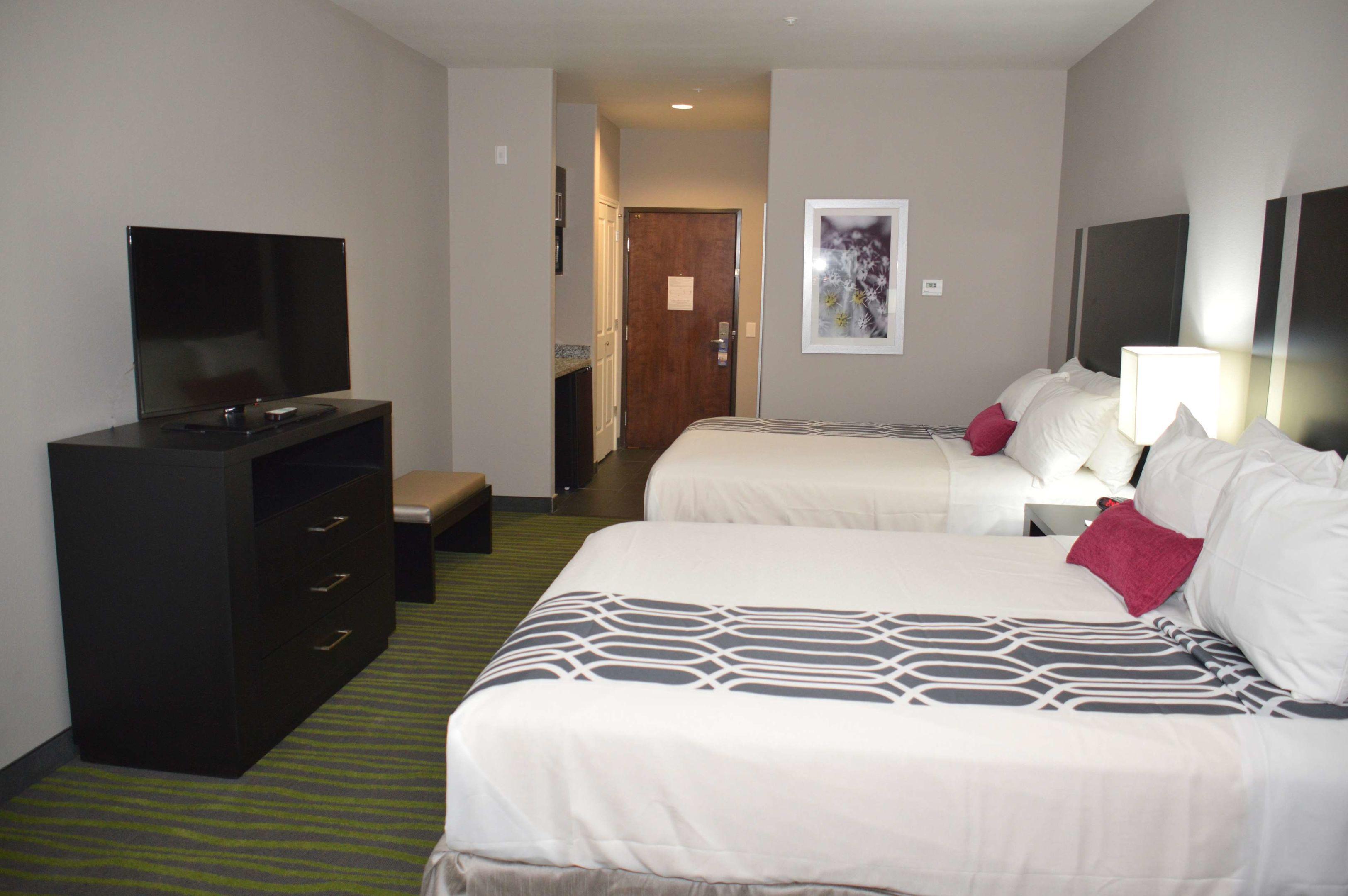 Best Western Plus Dilley Inn & Suites — photo 5