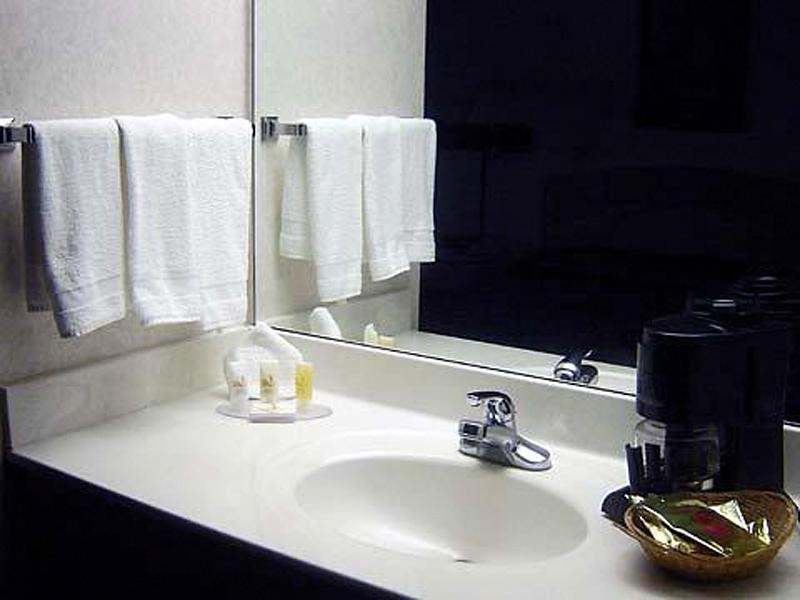 Comfort Inn & Suites — photo 5