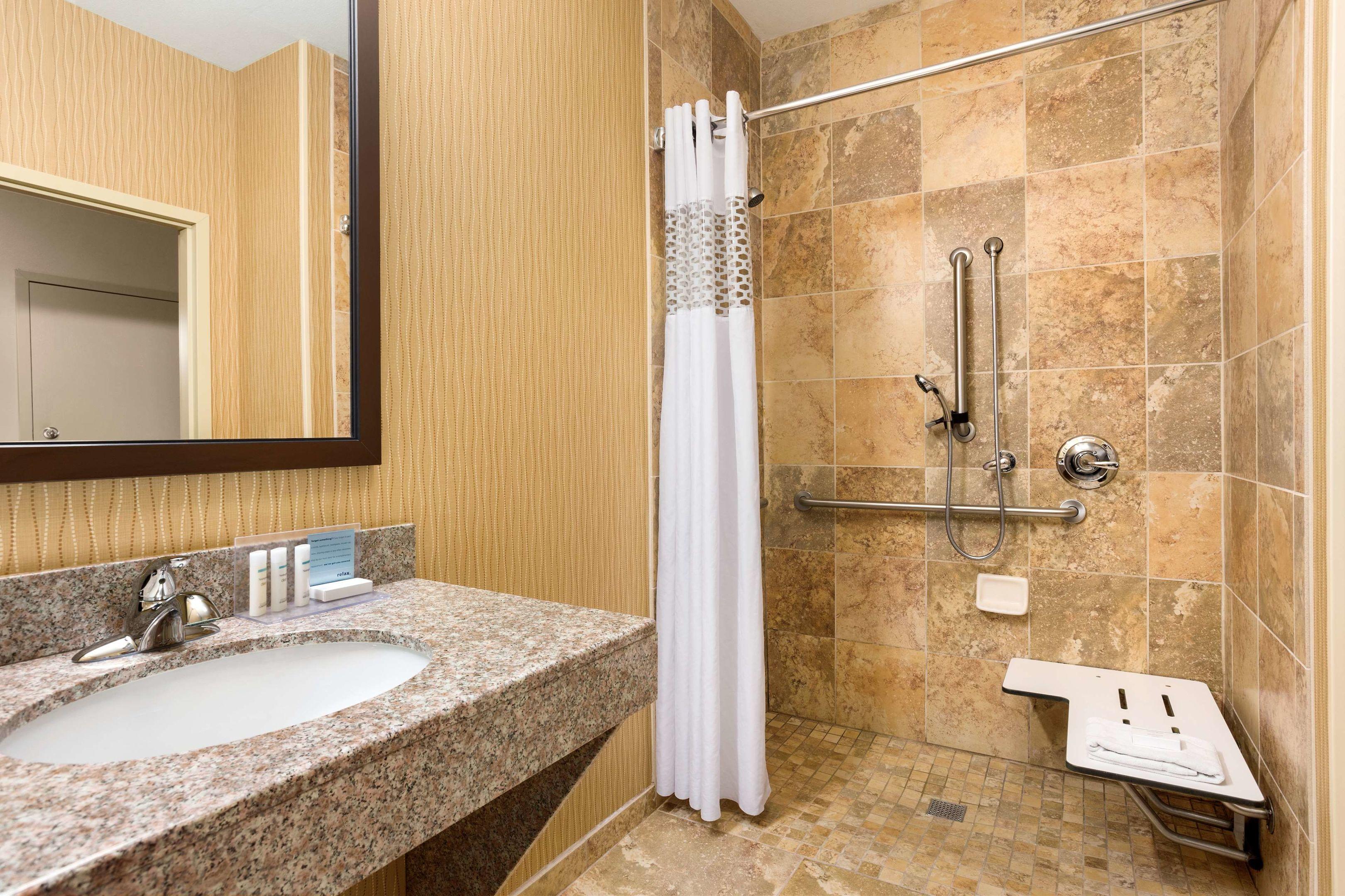 Hampton Inn Wichita East — photo 5