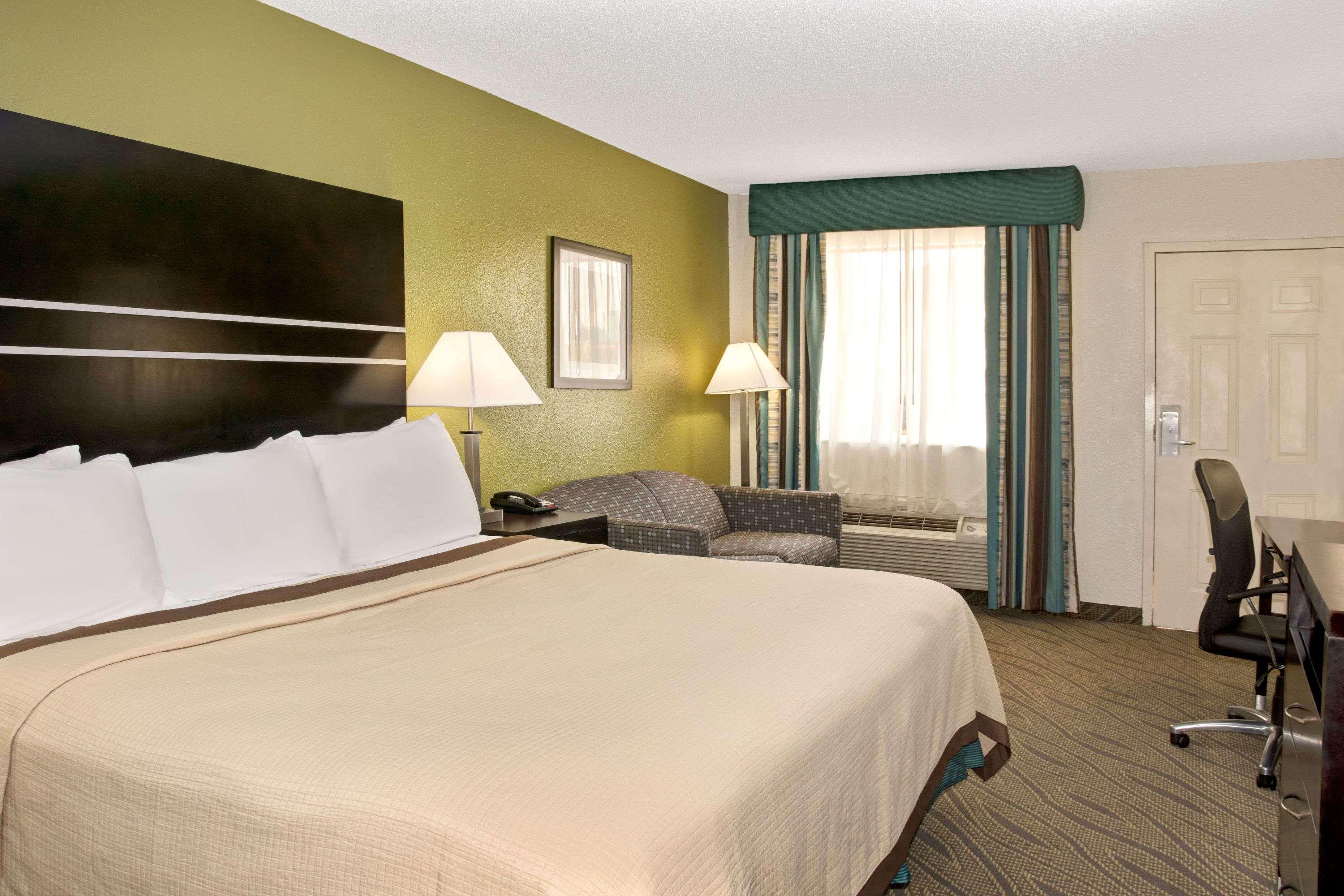 Howard Johnson Express Inn - Houston — photo 5