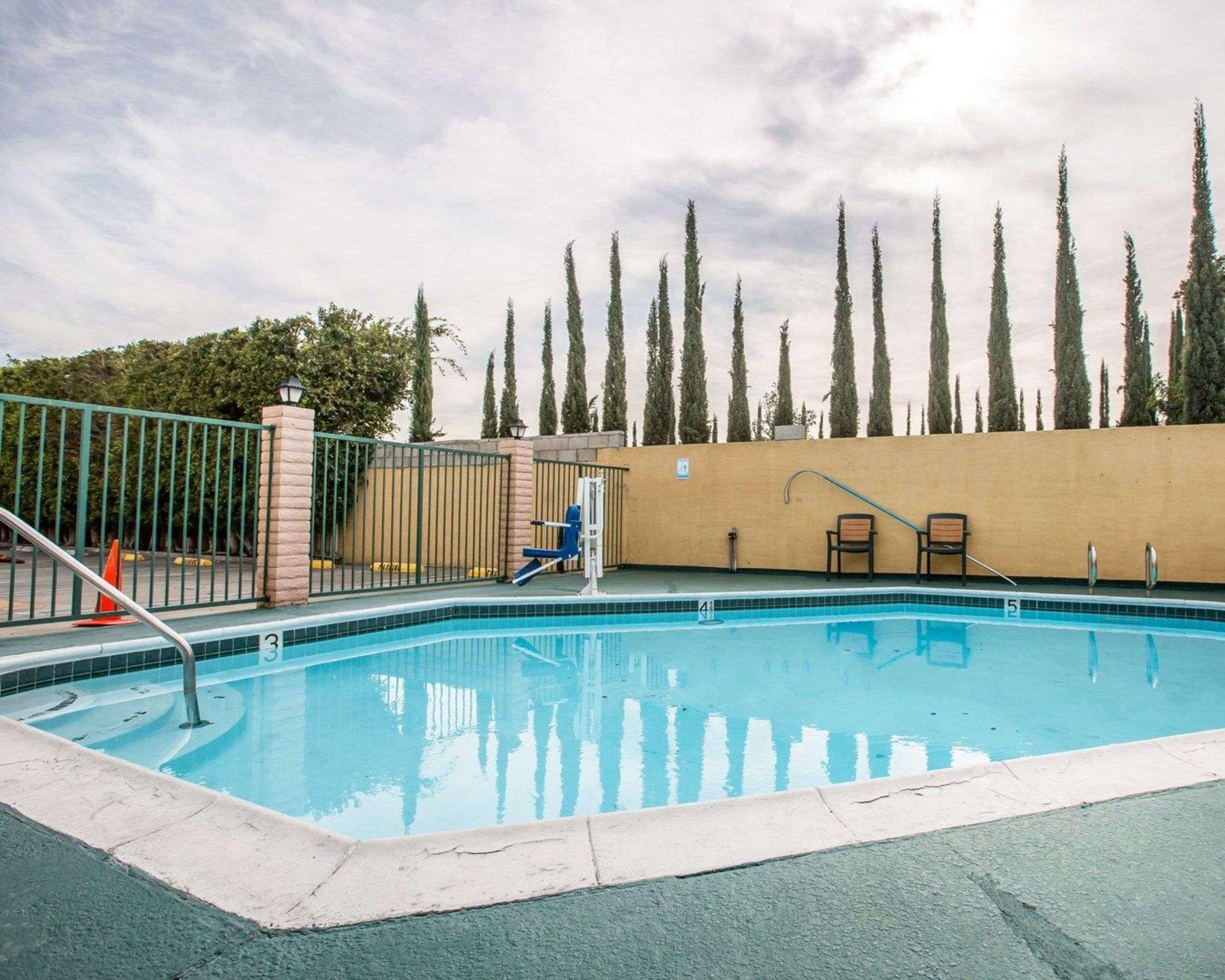 Rodeway Inn Near StubHub Center — photo 5