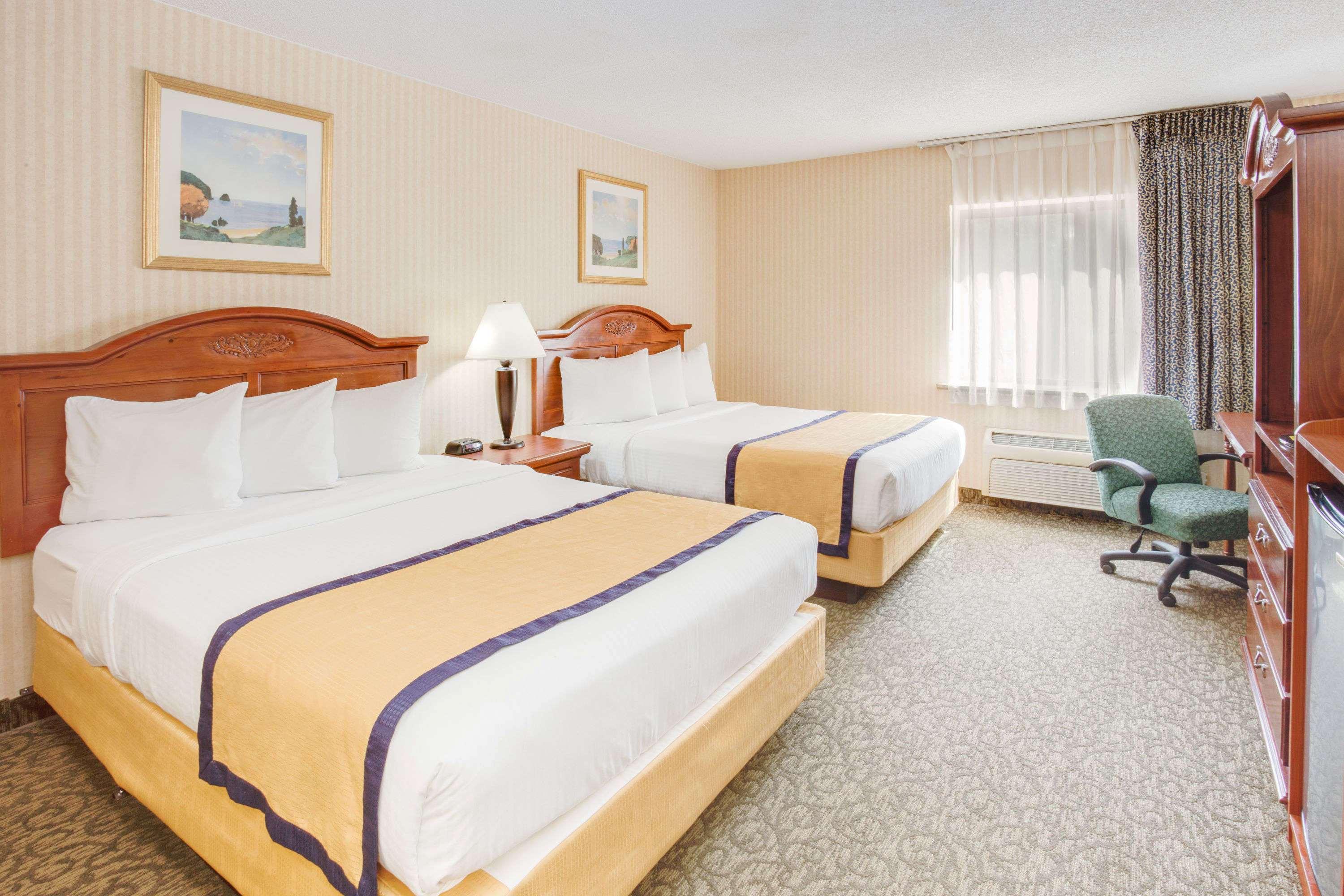 Baymont by Wyndham Kalamazoo — photo 5