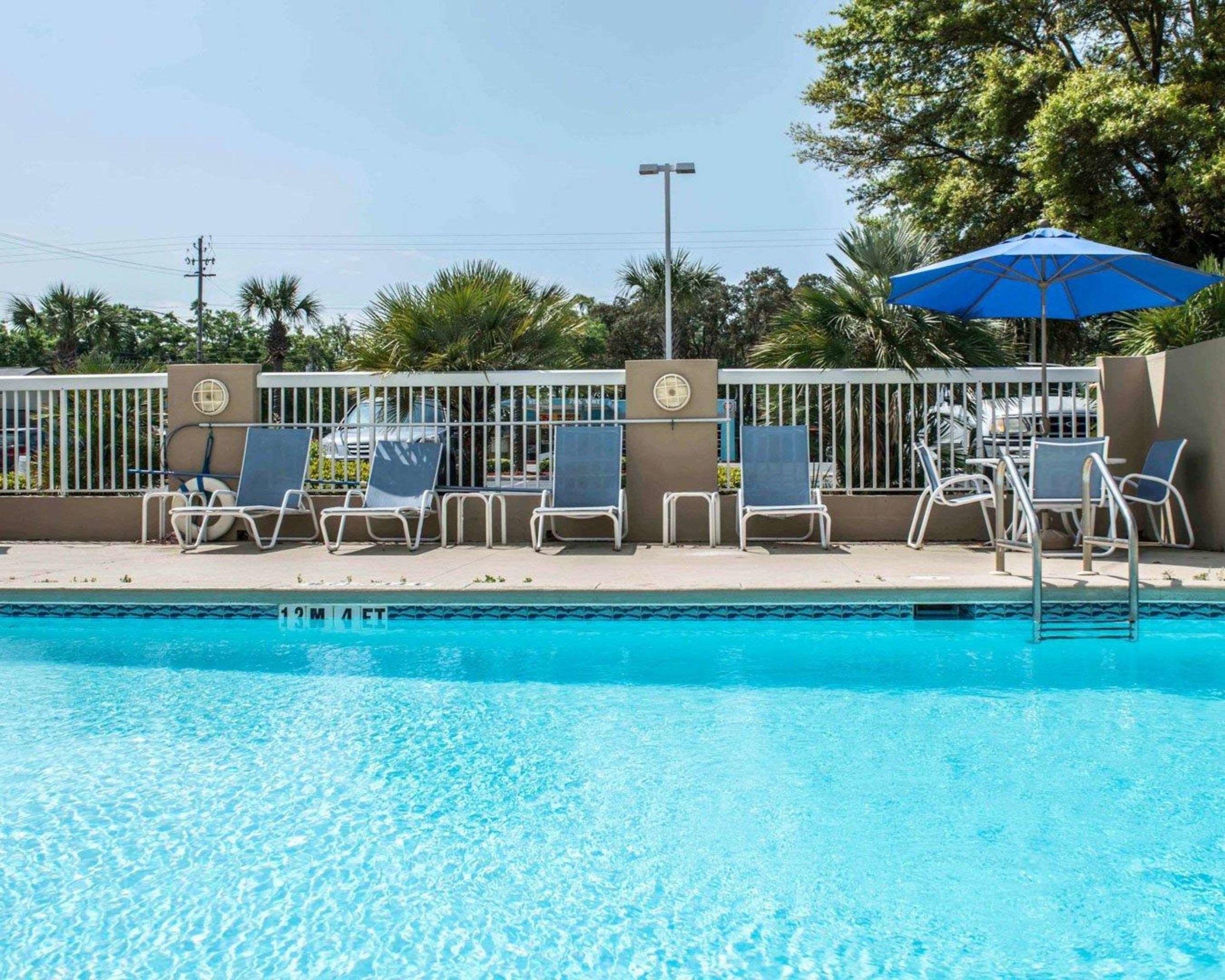 Comfort Inn & Suites — photo 5