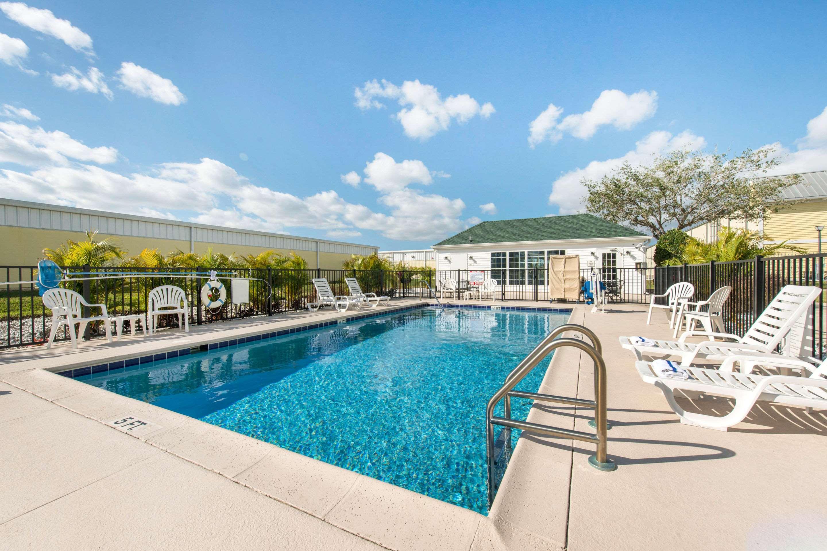 Quality Inn Palm Bay - Melbourne I-95 — photo 4