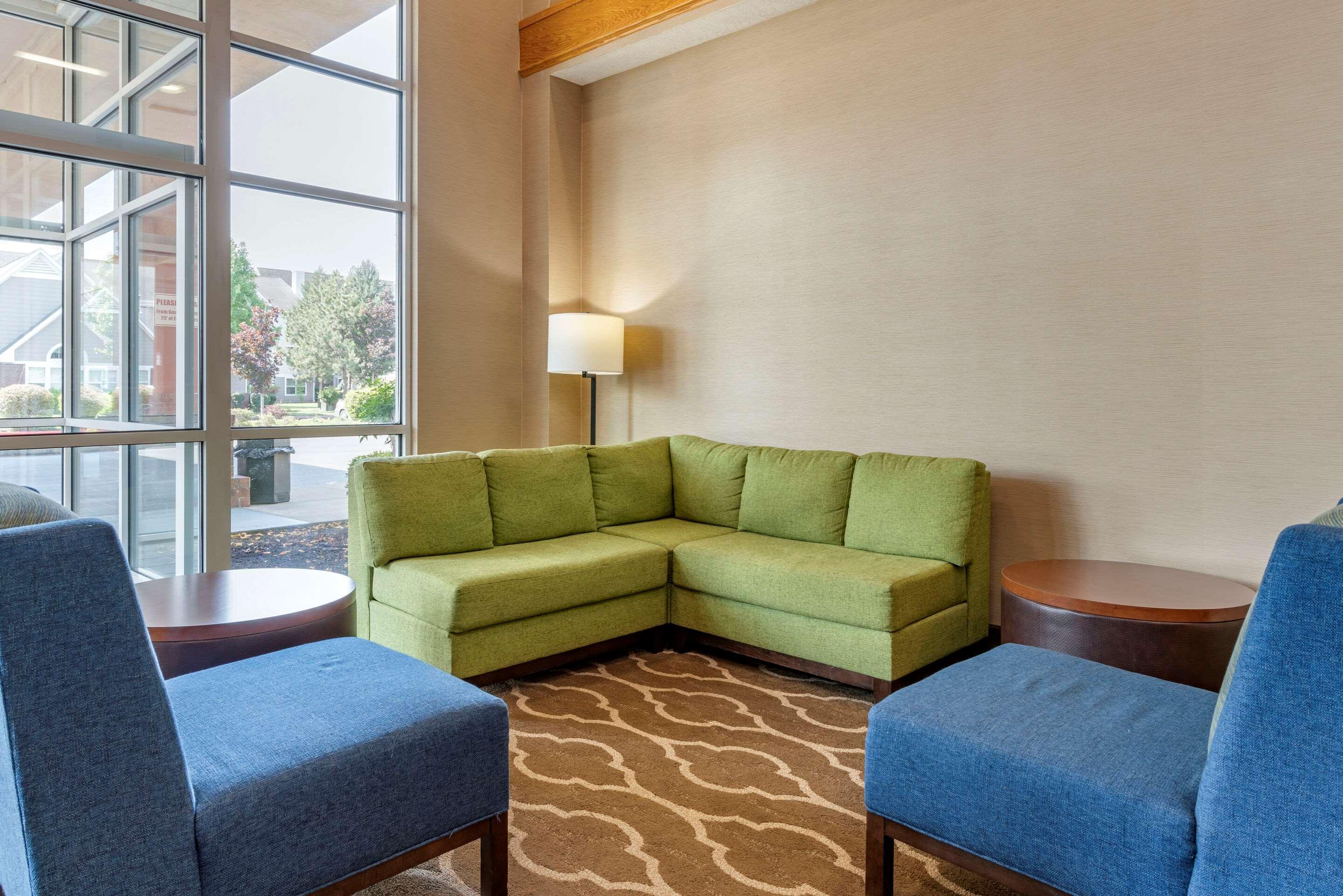 Comfort Suites Airport — photo 5