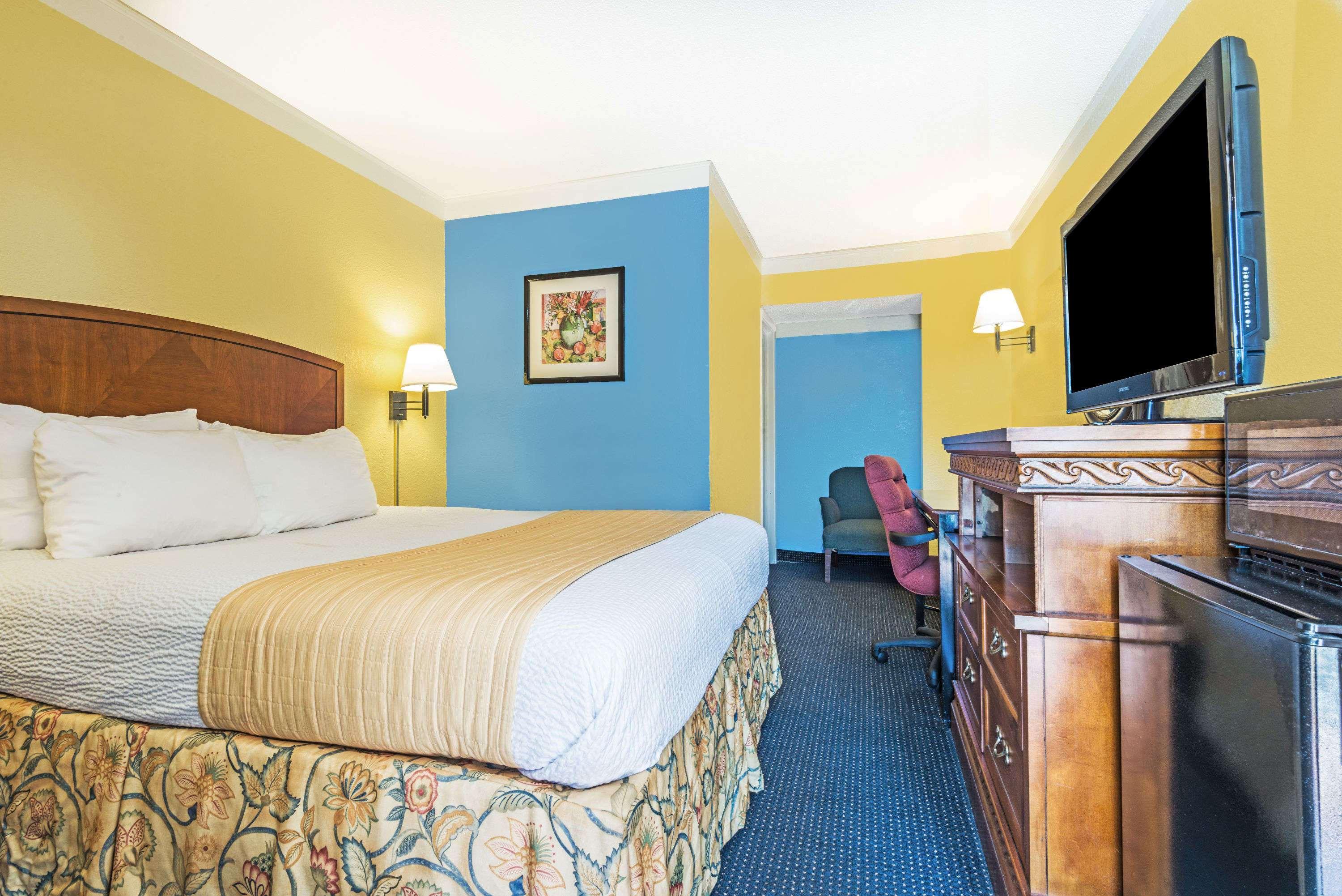 Days Inn Troy — photo 5