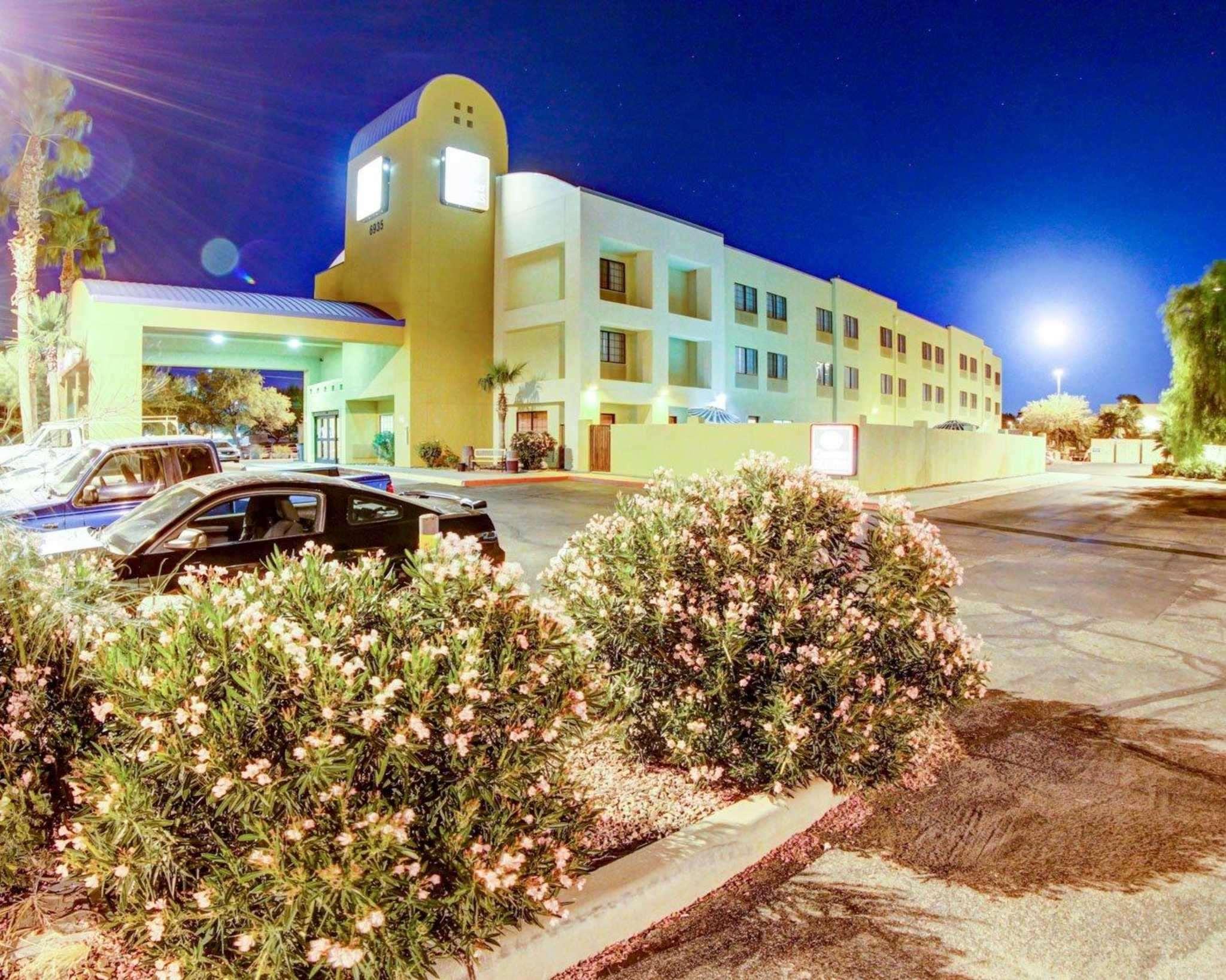 Comfort Suites Airport — photo 3