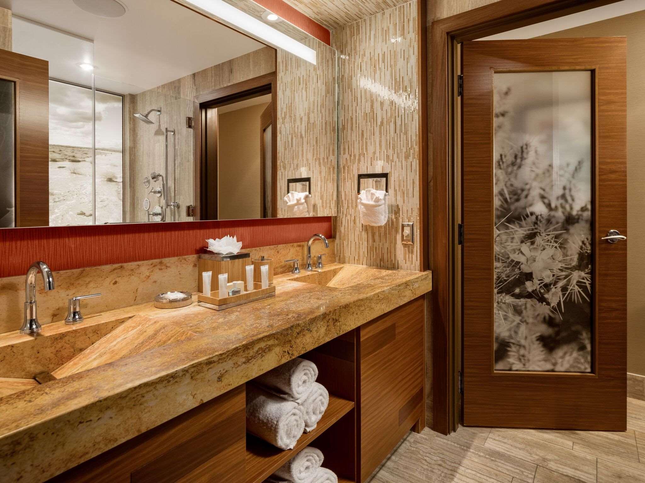Vee Quiva Hotel And Casino — photo 4