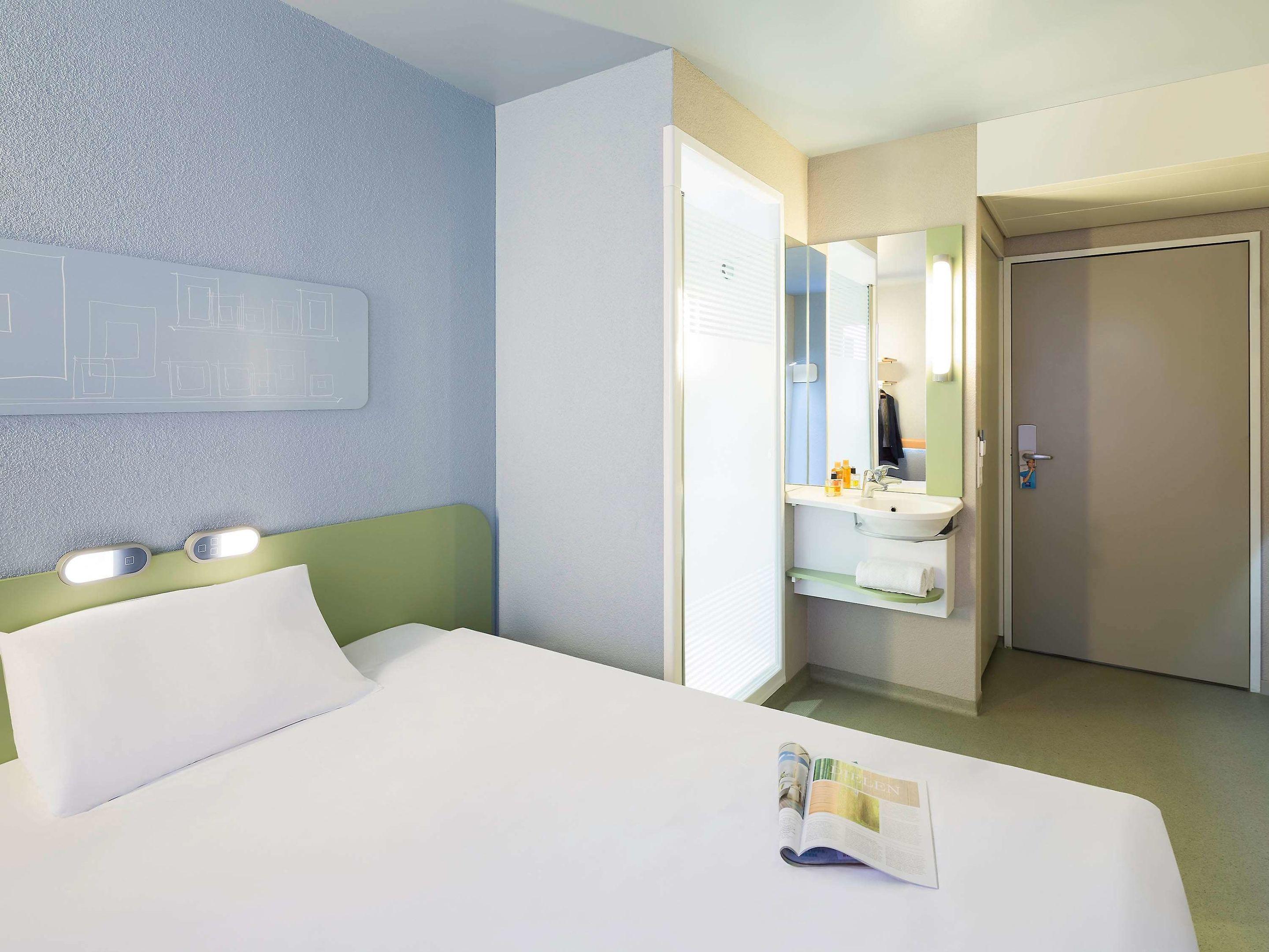 ibis budget Zurich Airport — photo 5