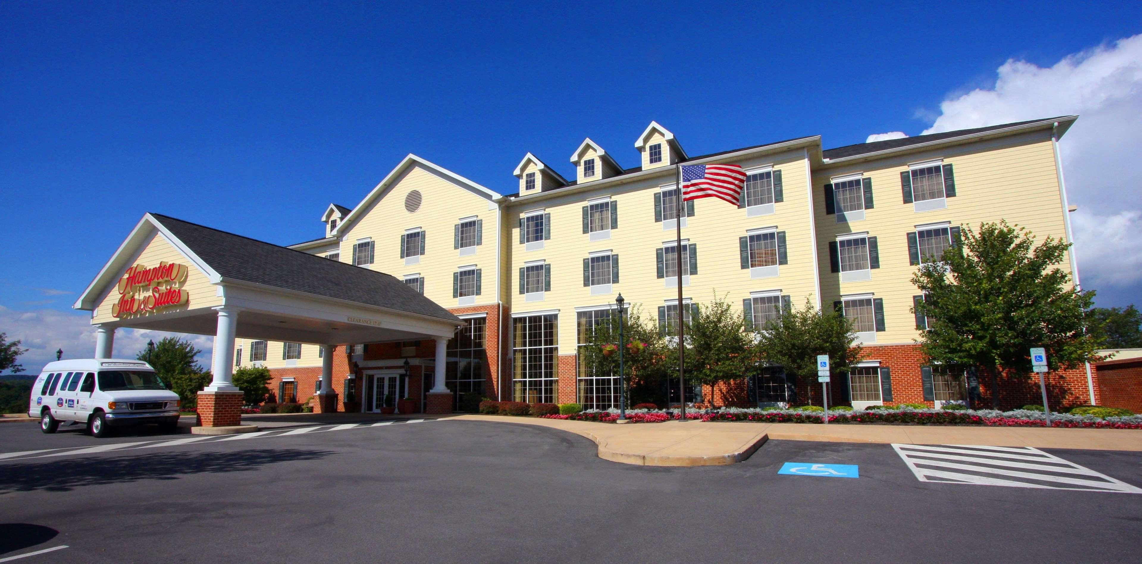 Hampton Inn & Suites Williamsburg Square