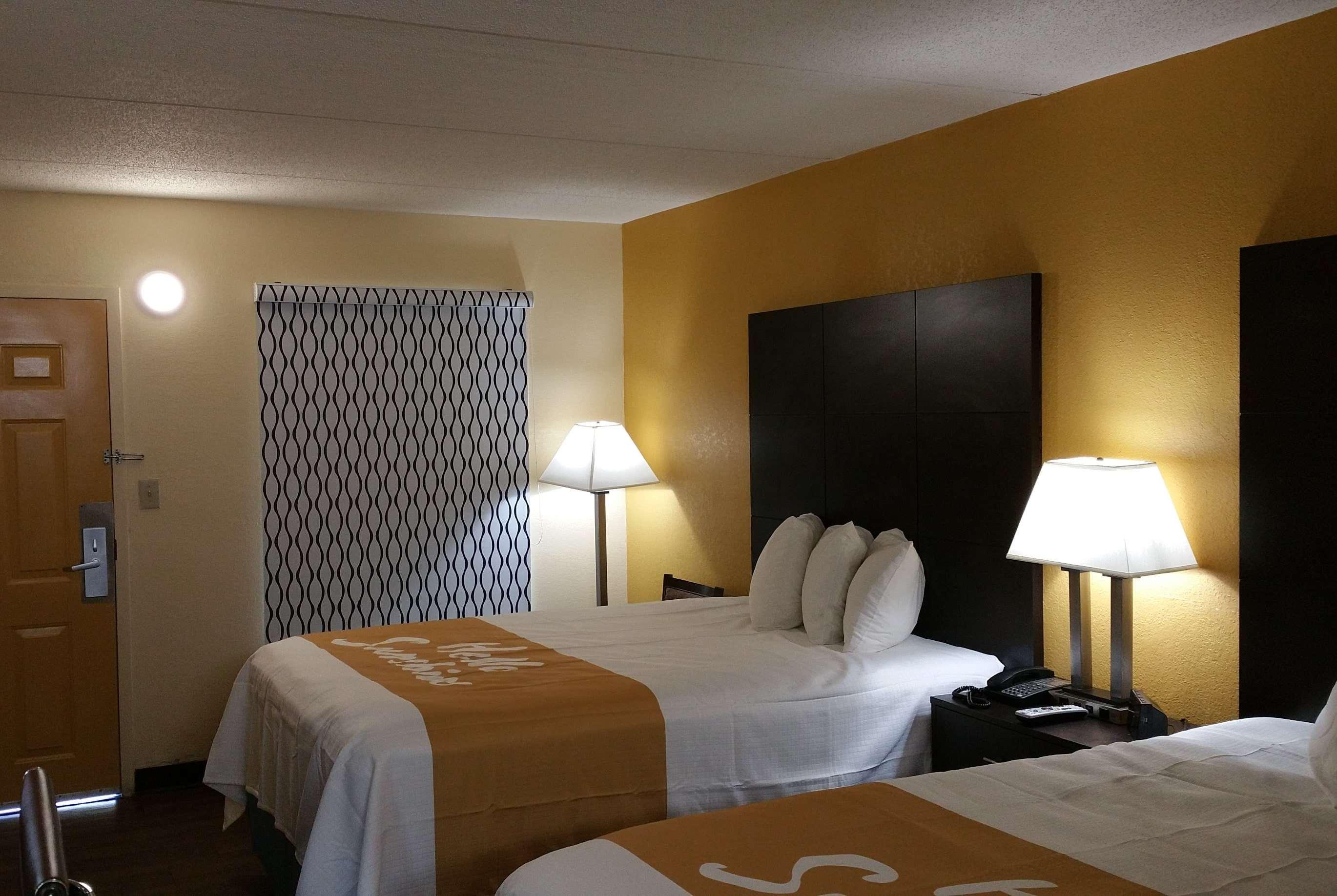 Days Inn by Wyndham Ridgeland South Carolina — photo 4